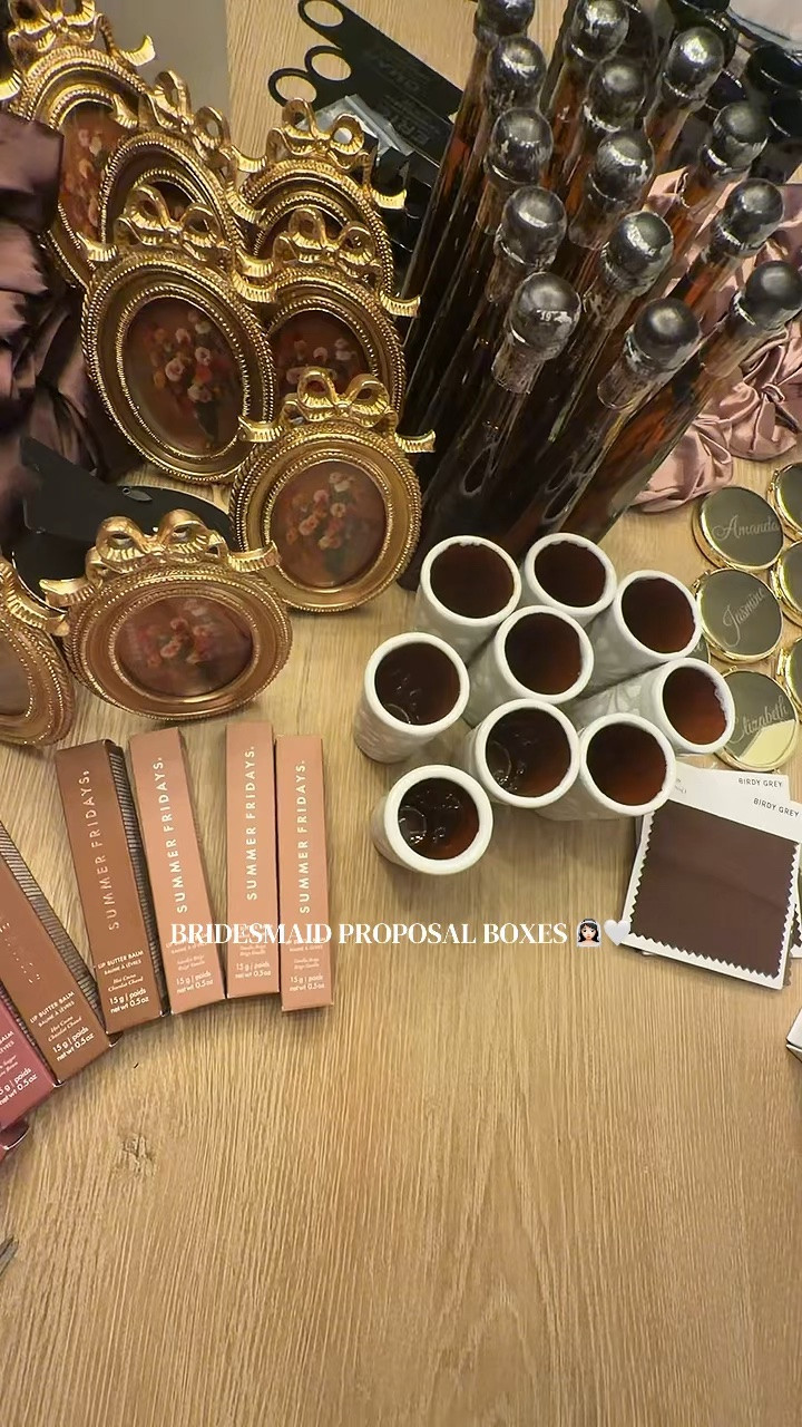 Bridesmaid Proposal Boxes 🤎