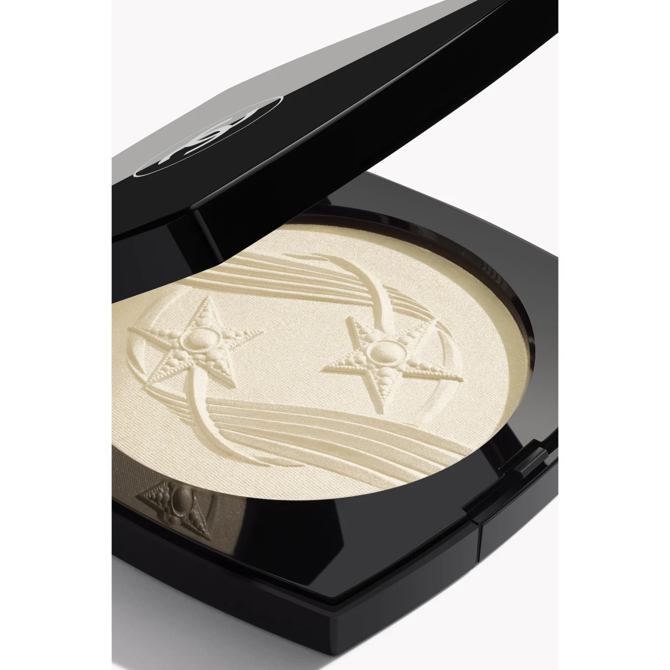 Oversize Illuminating Powder | Chanel, Inc. (US)