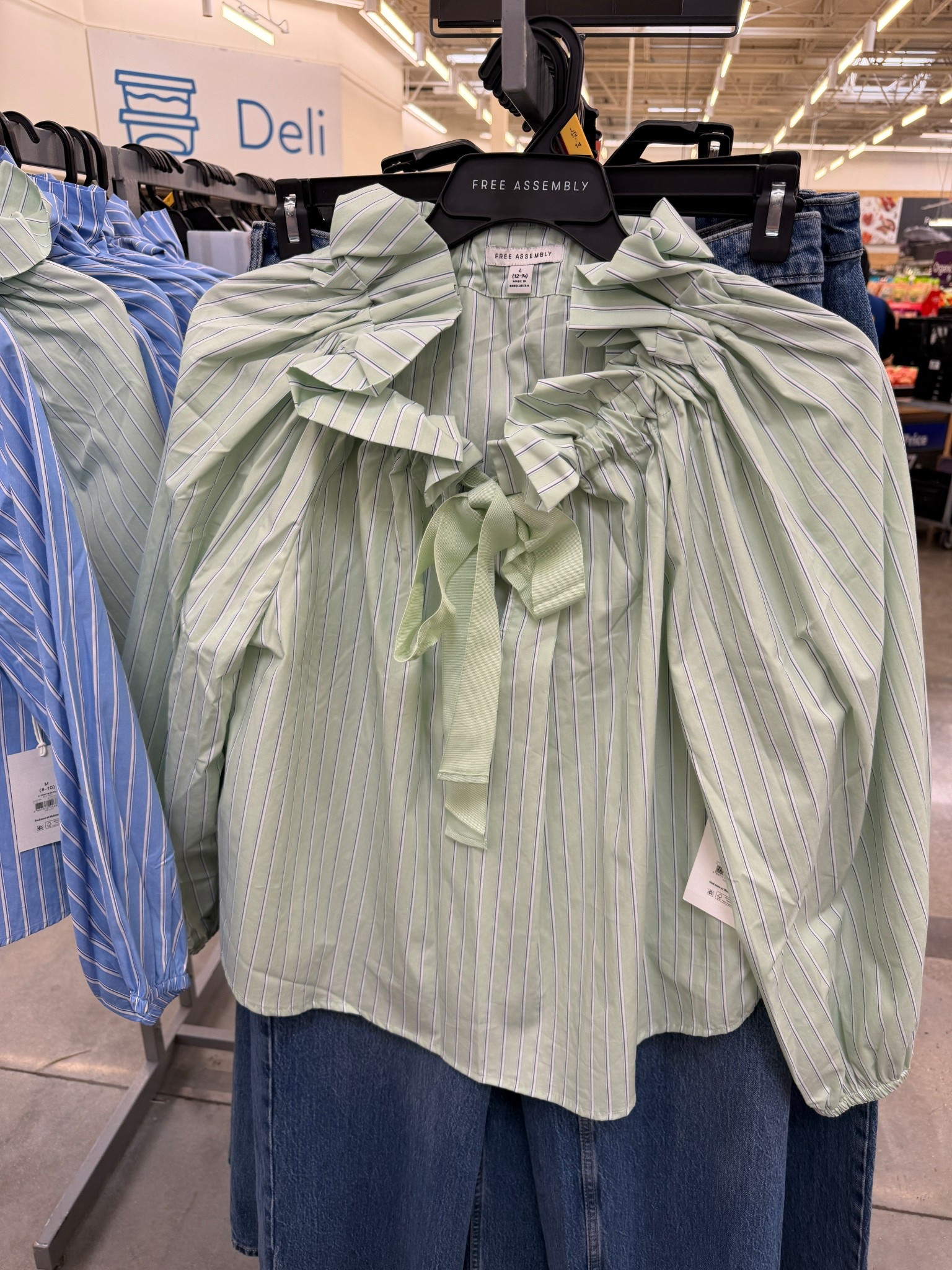 Fun little Walmart top that’s perfect for spring! My mom wore it to a baby shower this weekend but would also be great for work! So affordable 

#LTKmomlife #LTKootd #LTKWorkwear