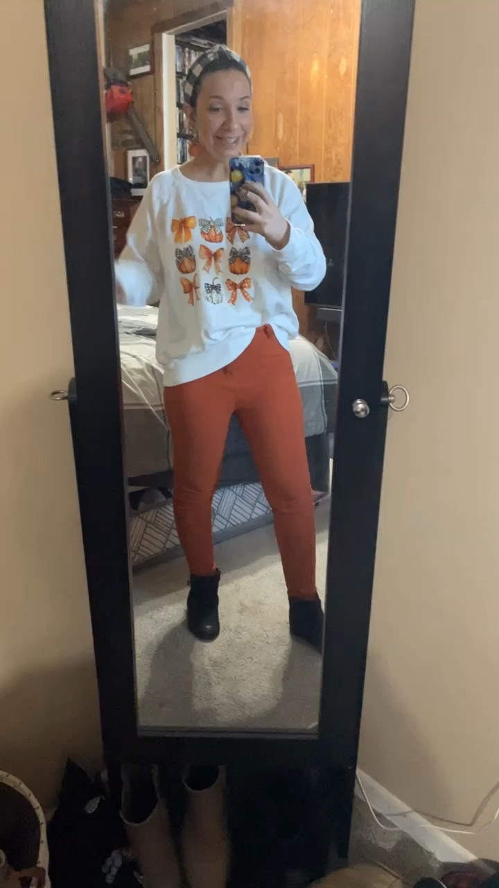 Countdown to Thanksgiving ootd 

#LTKHoliday #LTKWatchNow #LTKFindsUnder50