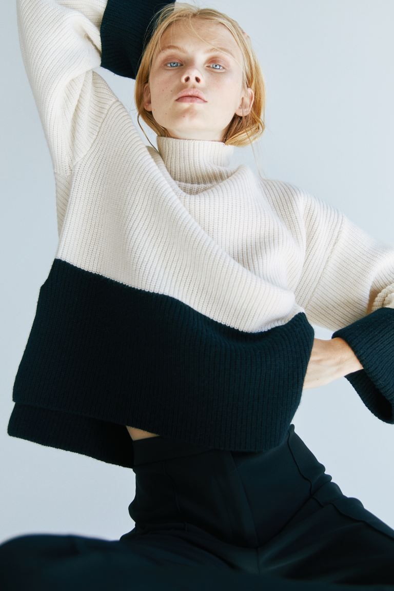 Oversized wool jumper - White/Block-coloured - Ladies | H&M GB | H&M (UK, MY, IN, SG, PH, TW, HK)