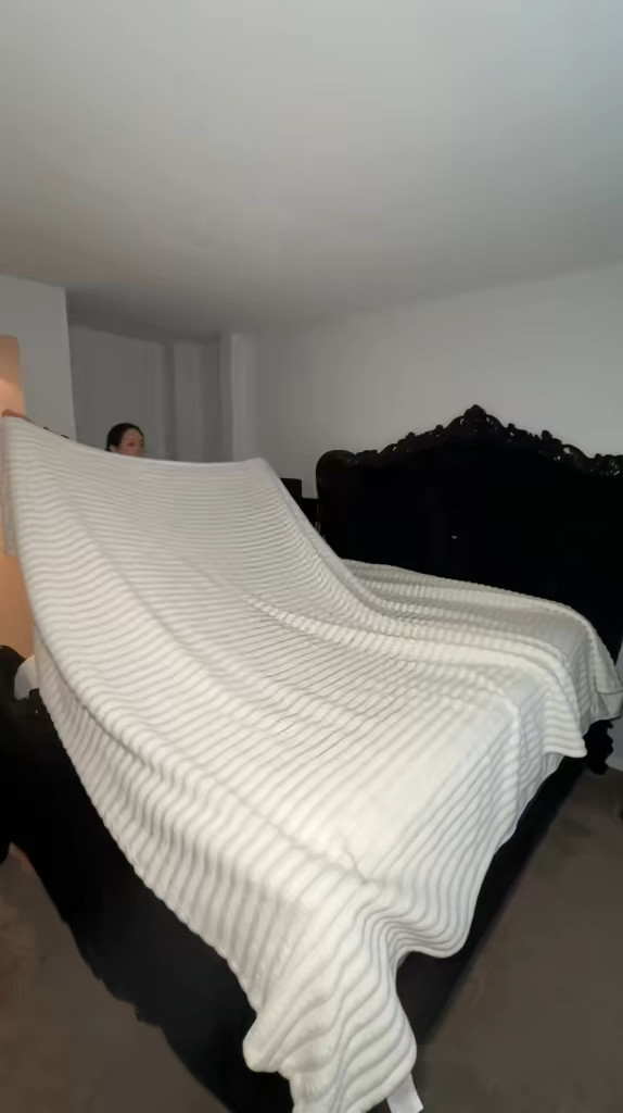 You won’t be able to get out of bed 🤭

#LTKHome #LTKFindsUnder50 #LTKSaleAlert