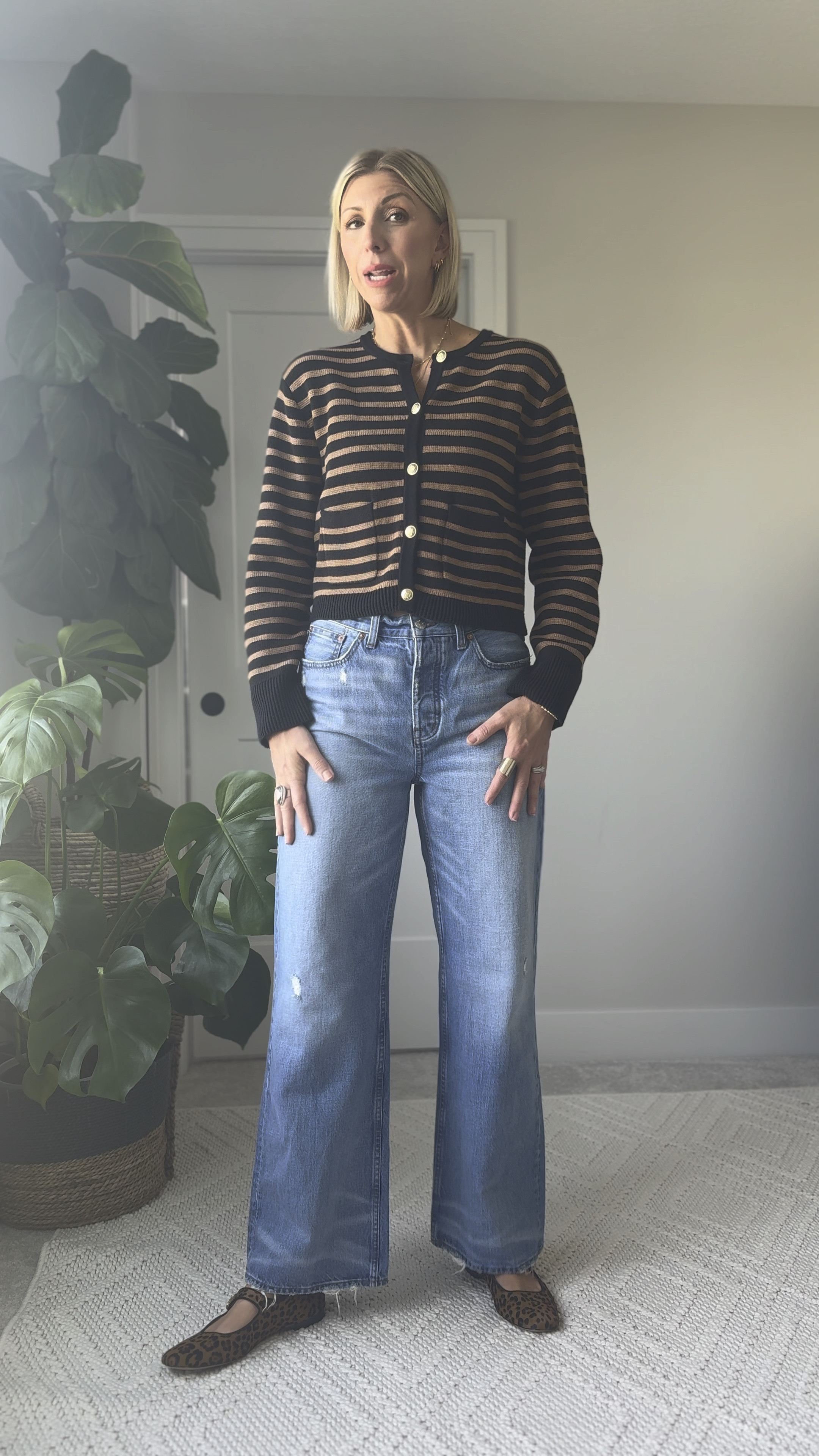 If you were looking for a true midrise pair of jeans look no further than these incredible pair of wide leg jeans, I love the fit, the wash and the quality for the price point! I am wearing my true to size 27

#LTKVideo #LTKOver40 #LTKStyleTip