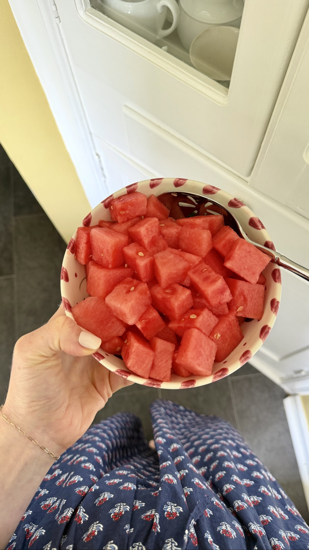 I’m pretty sure my mom never mastered cutting watermelon because she always said it was a pain and we didn’t have it much. But I’ve always loved it! Everything changed for me when I learned this method. 😂 The kids still want to eat it off the rind so I cut the other half in slices for them, but this is how I like it! So easy too.

I had to buy this $12 knife for a project earlier this year and Micah and I were both completely floored by it… He has a really fancy one, but this one is still better. Also linking this nonslip cutting board with a nice lip around the edge, which is great for cutting something juicy. Comment SHOP for links. ￼

#LTKfoodie #LTKmomlife #LTKSeasonal