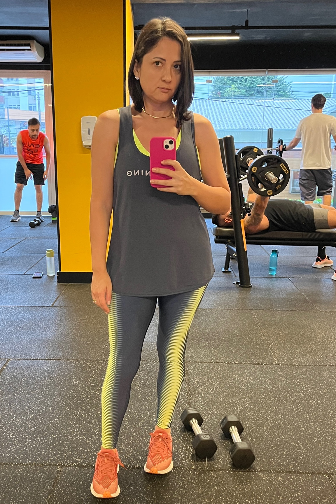 Roupa de academia. Pode parecer bobo, mas lá também é um lugar onde devemos cuidar com o que vestimos. 

Dá para ser elegante vestindo legging e top? Dá sim! Vou deixar o look que estou usando e tb similares para vocês. 

#LTKbrasil #LTKSale #LTKSeasonal
