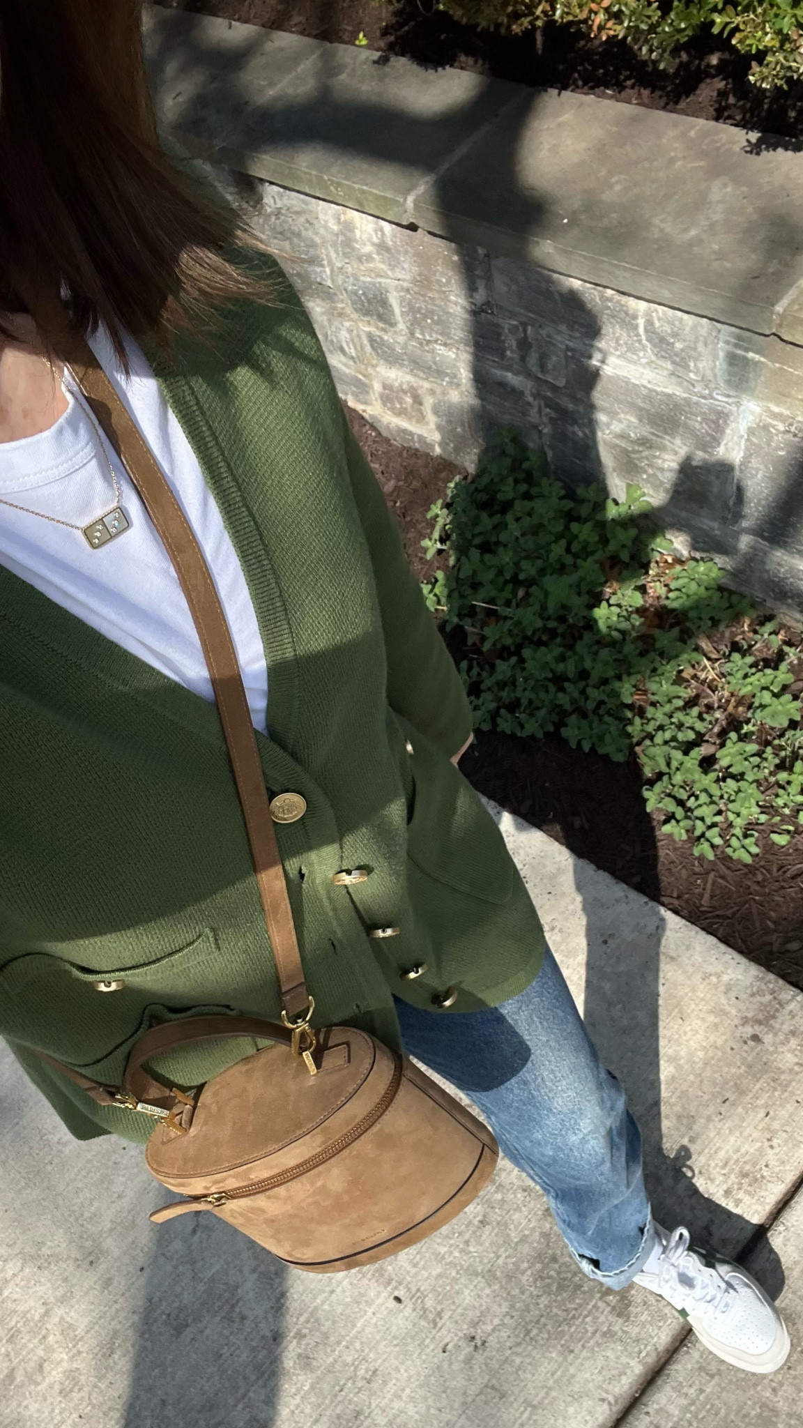 Weekend casual for a kid bday party —
J.crew green cardigan jacket
White tshirt LESET
Vintage Levi’s
Green Onitsuka sneakers — linked other green retro styles
Paris/64 suede bag

Spring outfit idea
Casual style
Casual outfit idea 

#LTKfindsunder100 #LTKstyletip #LTKitbag