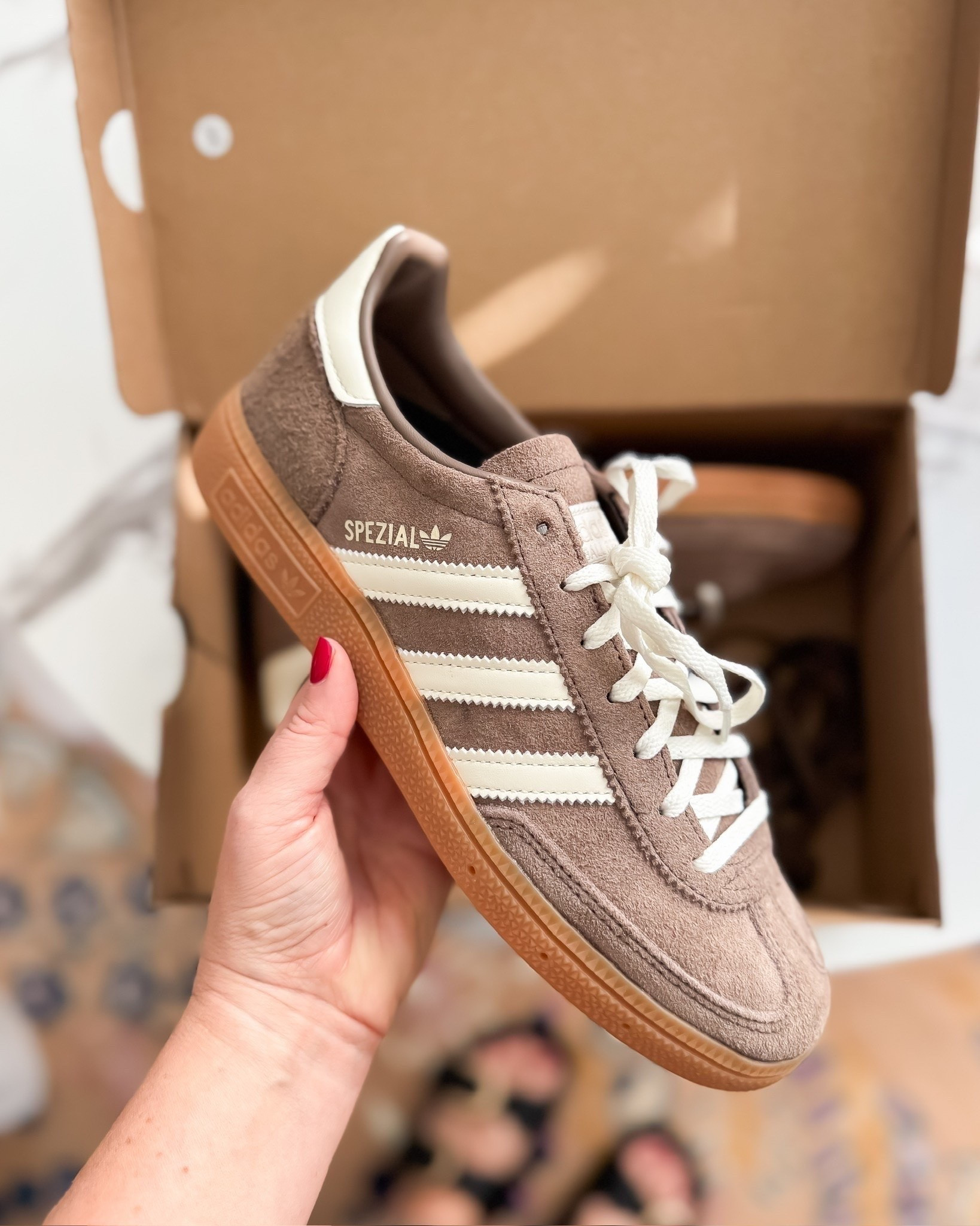 Bestseller! Brown suede Adidas are such a good sneaker for fall 🤎 The rich color and suede texture look so good with denim, leggings, and all the neutral outfits this season.

brown suede Adidas, Adidas sneakers, brown sneakers, suede sneakers, fall shoes, casual fall outfit, sneaker outfit, neutral fall style, everyday sneakers, fall fashion, lovelylifestyling

#LTKootd #LTKSeasonal #LTKOver40