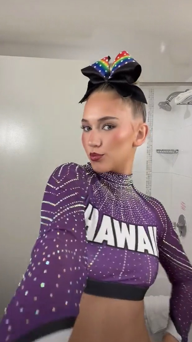 PaisLee’s cheer look essentials 🤩💜 Her fave hair & makeup products for comp!

#LTKgrwm #LTKBeauty #LTKmorningroutine