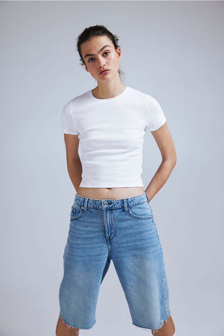 Fitted T-shirt - Round Neck - Short sleeve - White - Ladies | H&M US | H&M (US + CA)