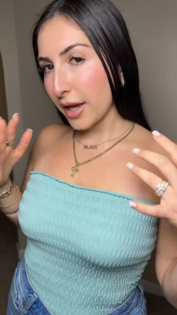 So freaking cute and so comfortable 

#LTKFestival #LTKootd #LTKdayinmylife