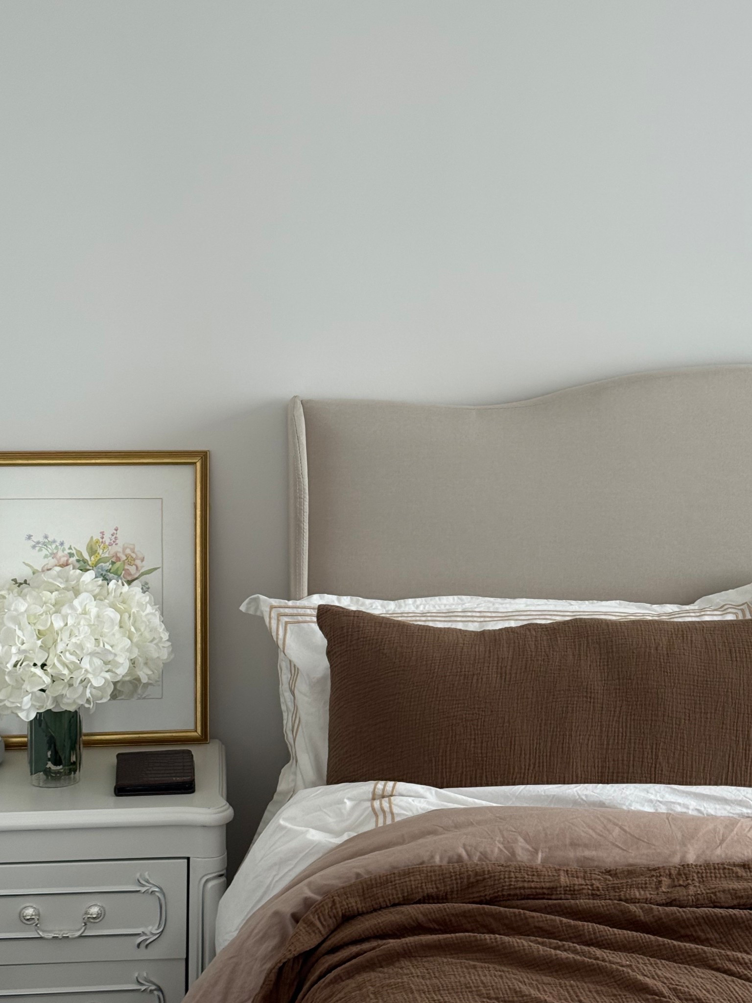 Me bedding set up 🍂🪵🤎🧦

I have three layers at this point because I keep my bedroom quite cold and love wrapping myself up like a cinnamon roll all autumn and winter 🧸

My bed is a queen, but all my bedding and my pillows are king size, because I love the look of an overflowing cozy bed 🤍

#LTKHoliday #LTKSeasonal #LTKHome