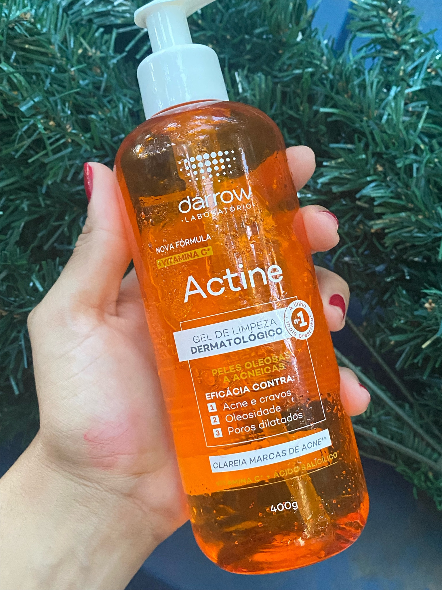 O melhor gel de limpeza facial para pele oleosa que já usei , controla a oleosidade e deixa a pele sequinha , eficaz contra cravos e espinhas .

#LTKbrasil