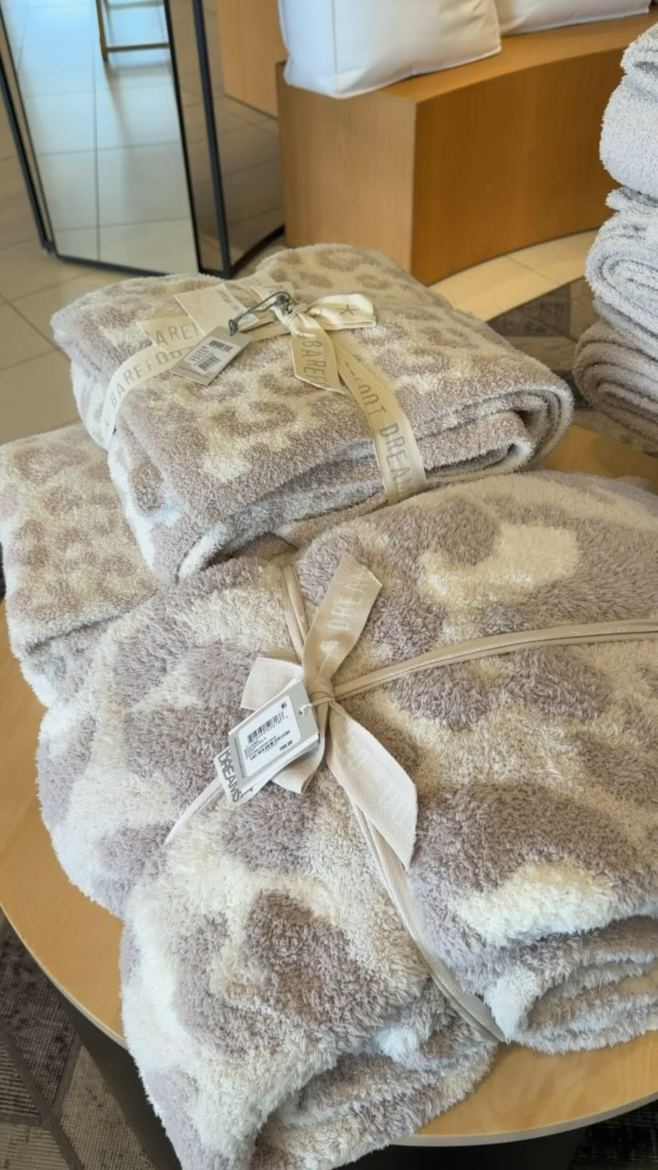 This blanket is a great last minute gift idea. So cozy, and perfect to buy online and pick up in the store!

Last minute gift idea, Barefoot dreams blanket, cozy gift ideas, Nordstrom finds, gift guide, Christmas gifts, Annabrstyle

#LTKGiftGuide #LTKHome #LTKHoliday