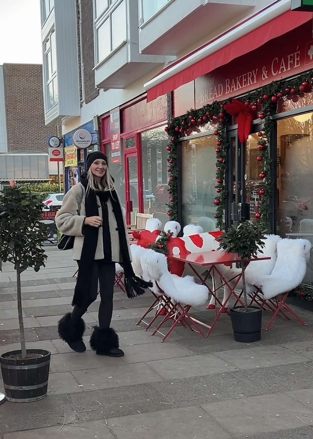 From the gym to lunch and all day doing errands. Loving all the cosy layers .

#LTKeurope #LTKSeasonal #LTKVideo