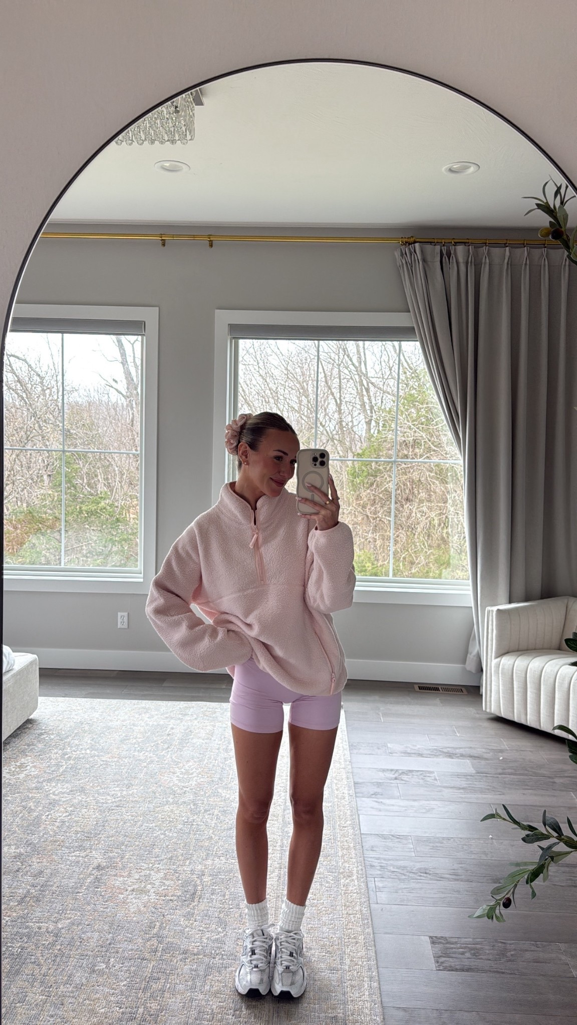 Wearing size large for an oversized look!

#LTKgrwm #LTKootd #LTKmomlife