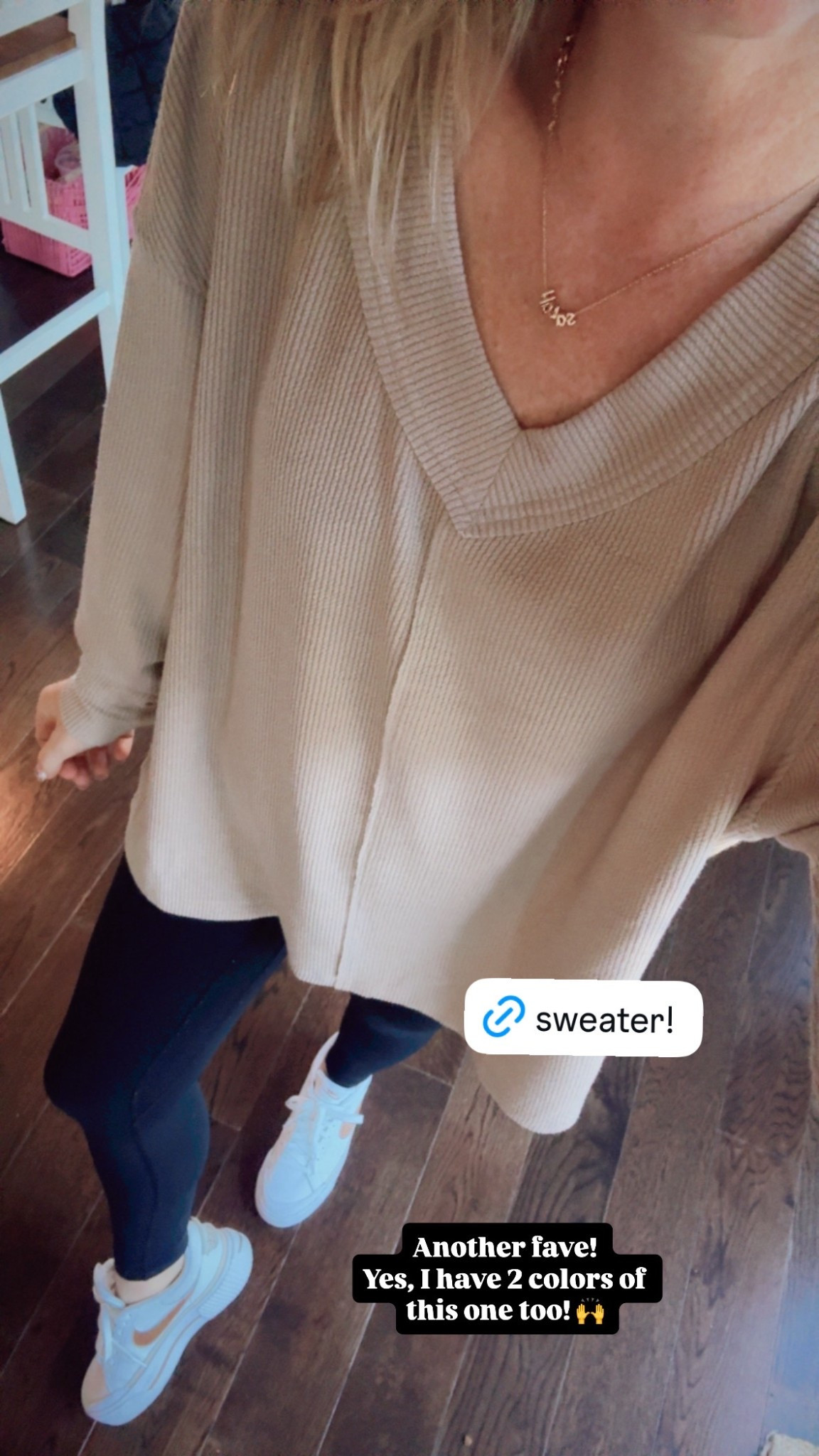 I have this in 2 colors bc it’s amazing!!! This color is grey apricot 

Wearing size small
Soft & ribbed 