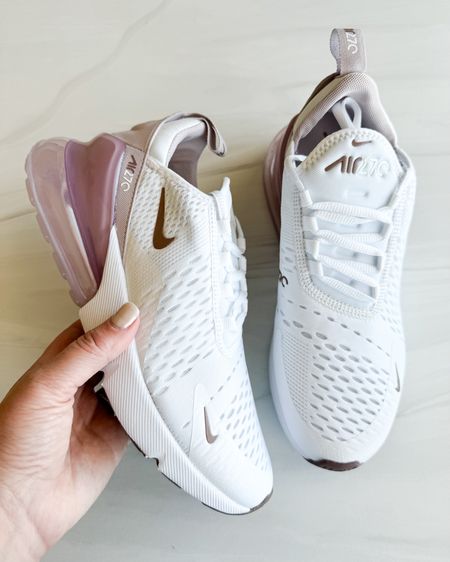 Athletic shoes


Nike  Nike sneakers  running shoes  activewear  Athleisure  fitness finds  spring shoes  the recruiter mom  

#LTKfitness #LTKshoecrush