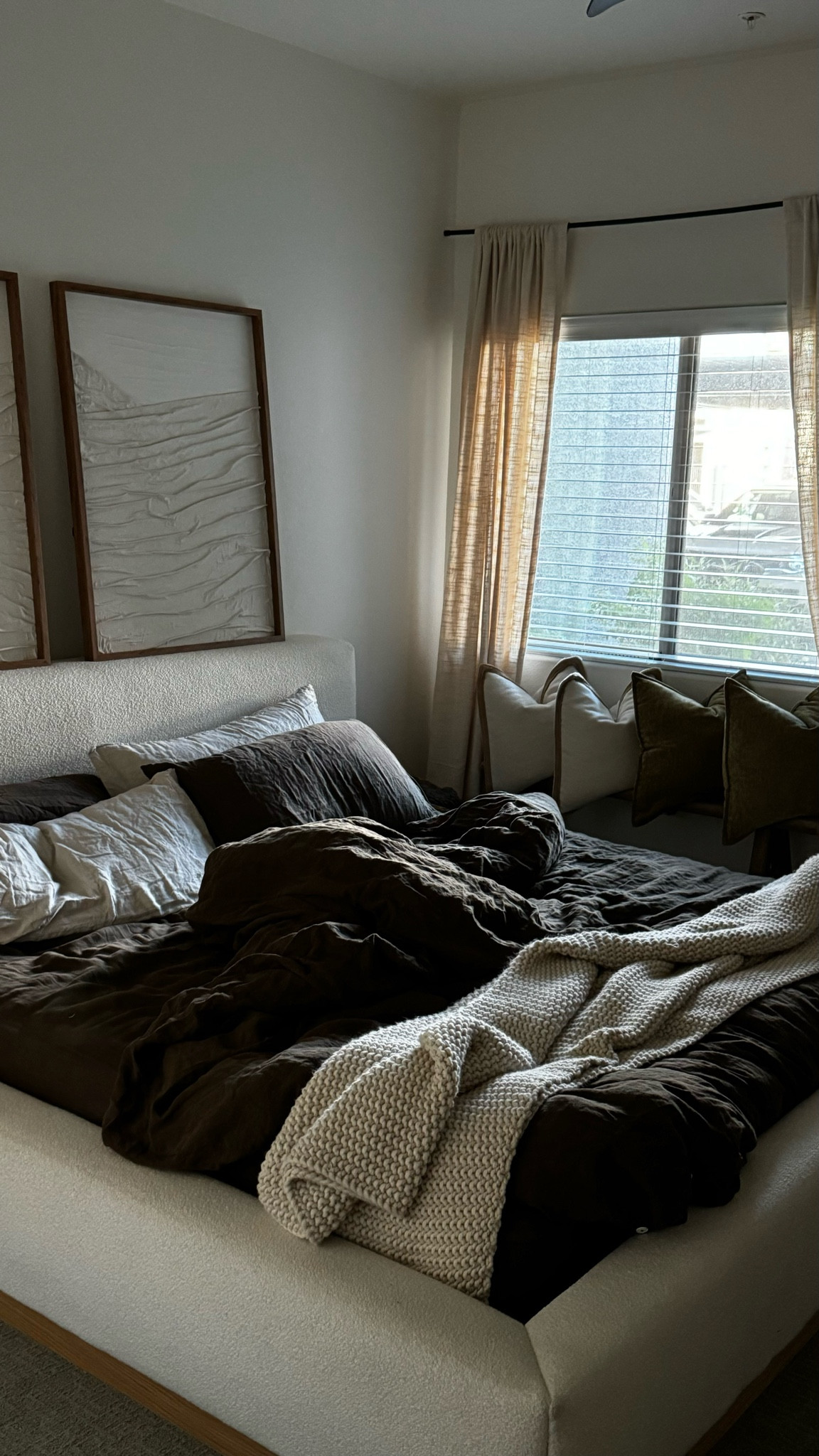 ALL bedding / bed / pillows 