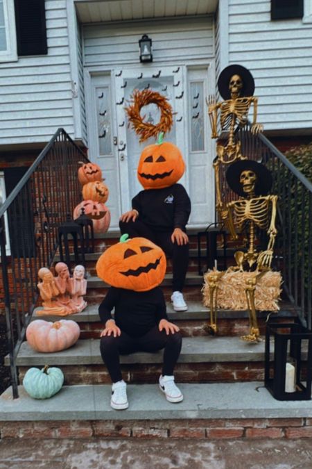 Halloween Porch 🦇🕷️💀👻🎃

#LTKkids #LTKHalloween #LTKhome