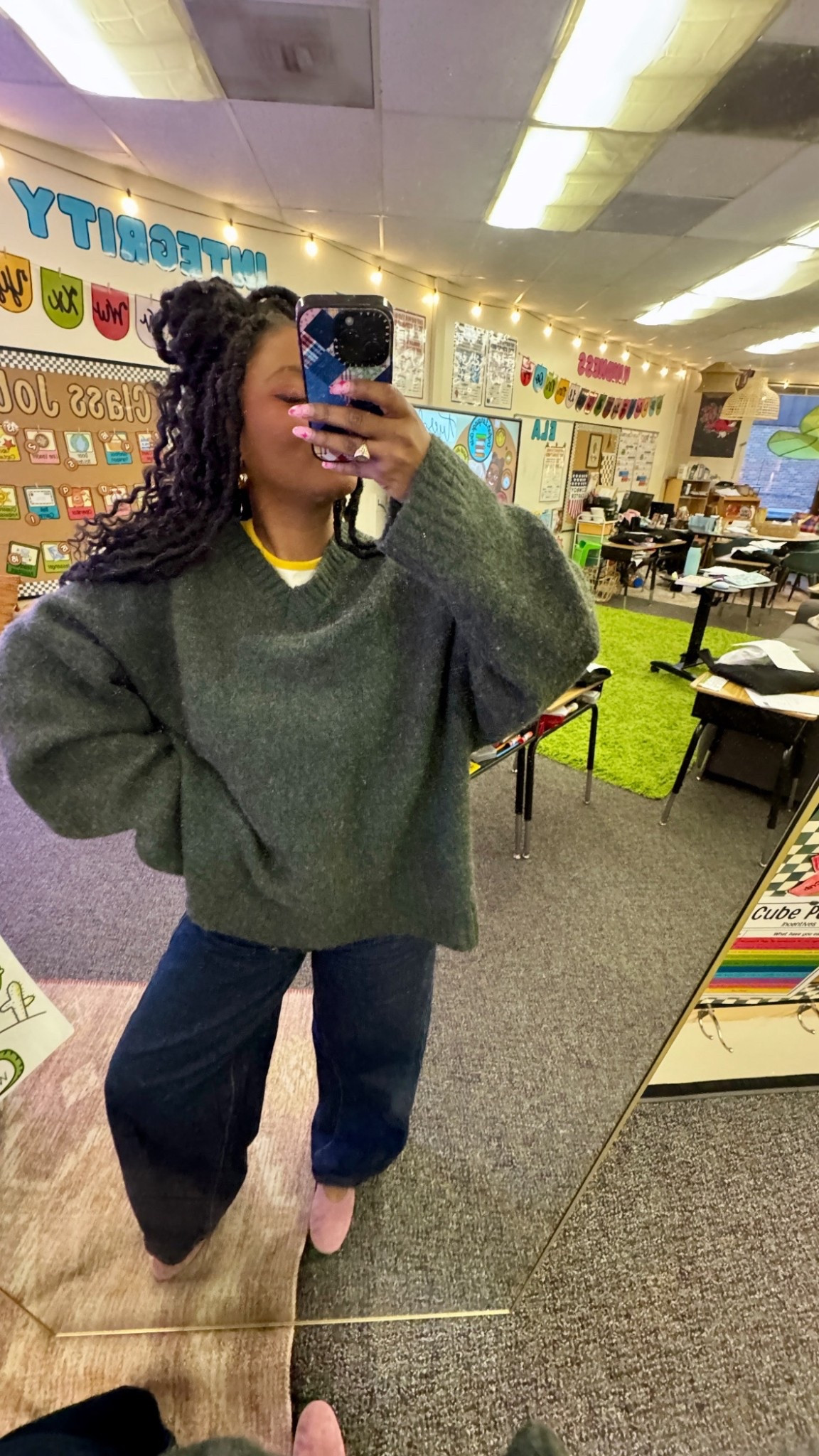 Tuesday! 
Sweater: L/XL
Jeans: 28 

#LTKdayinmylife #LTKgrwm #LTKootd