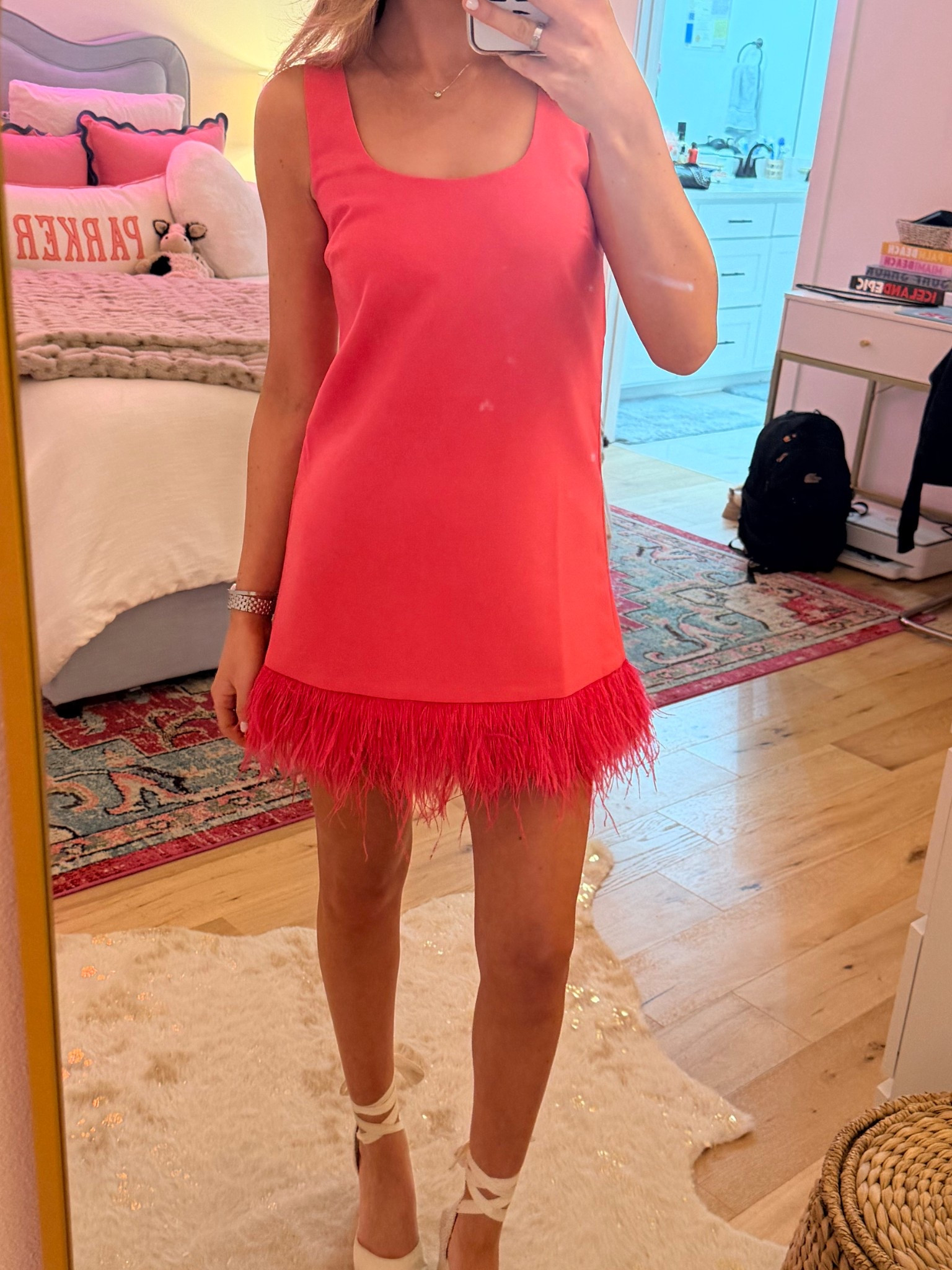 Cute feather pink mini dress!!!💘💘
Brand: Likely.nyc
Dress name: SCOOPED MARULLO DRESS
