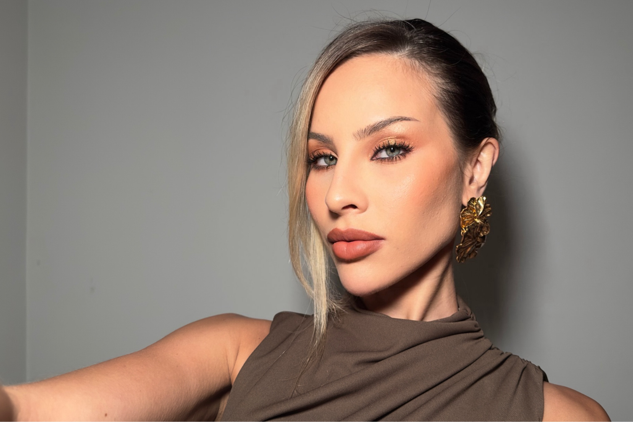 holiday makeup 

#LTKeurope #LTKHoliday #LTKbeauty