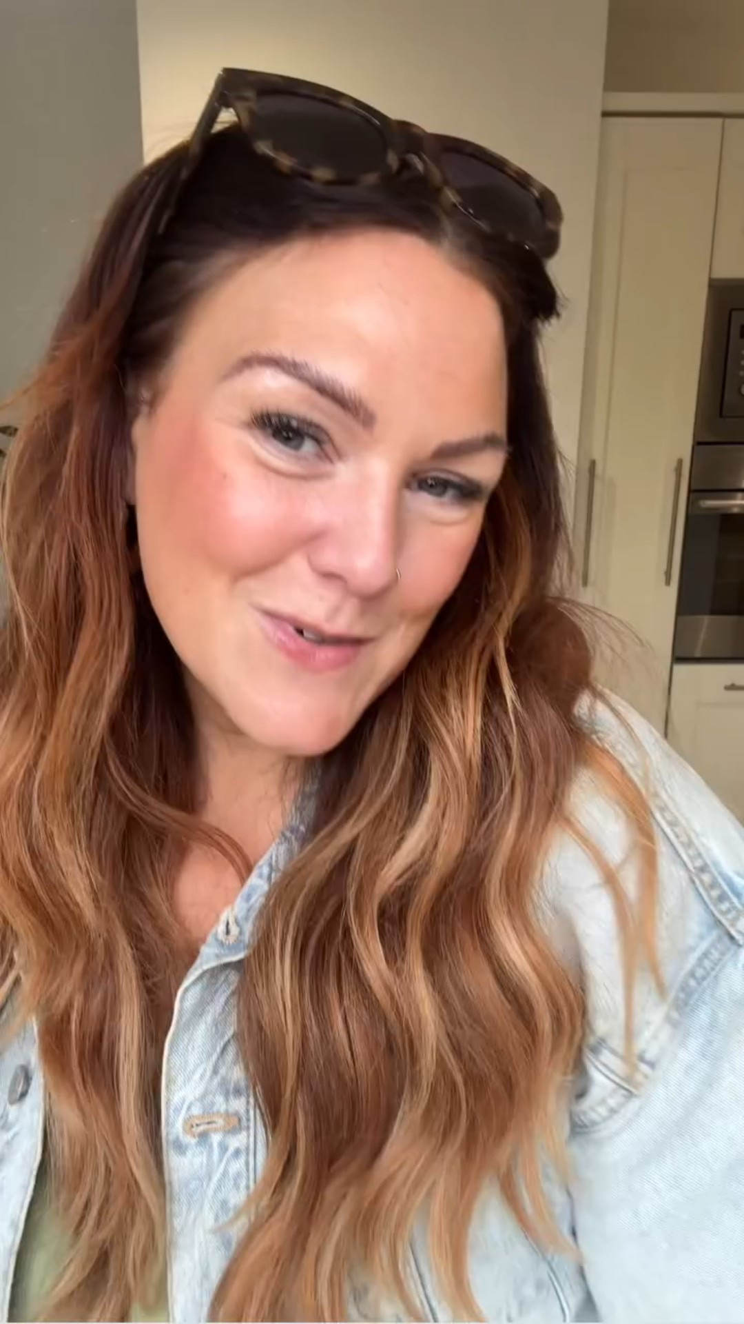 CONFY & CASUAL OOTD! ✌🏼✨🫶🏼

COMMENT for links girlies! 🔗 🔗 

#ootd #midsize #midsizefashion #momof4 #postpartum #bloatfriendlyfashion #midsizestyle #hm #newlook #monfit #schoolrun