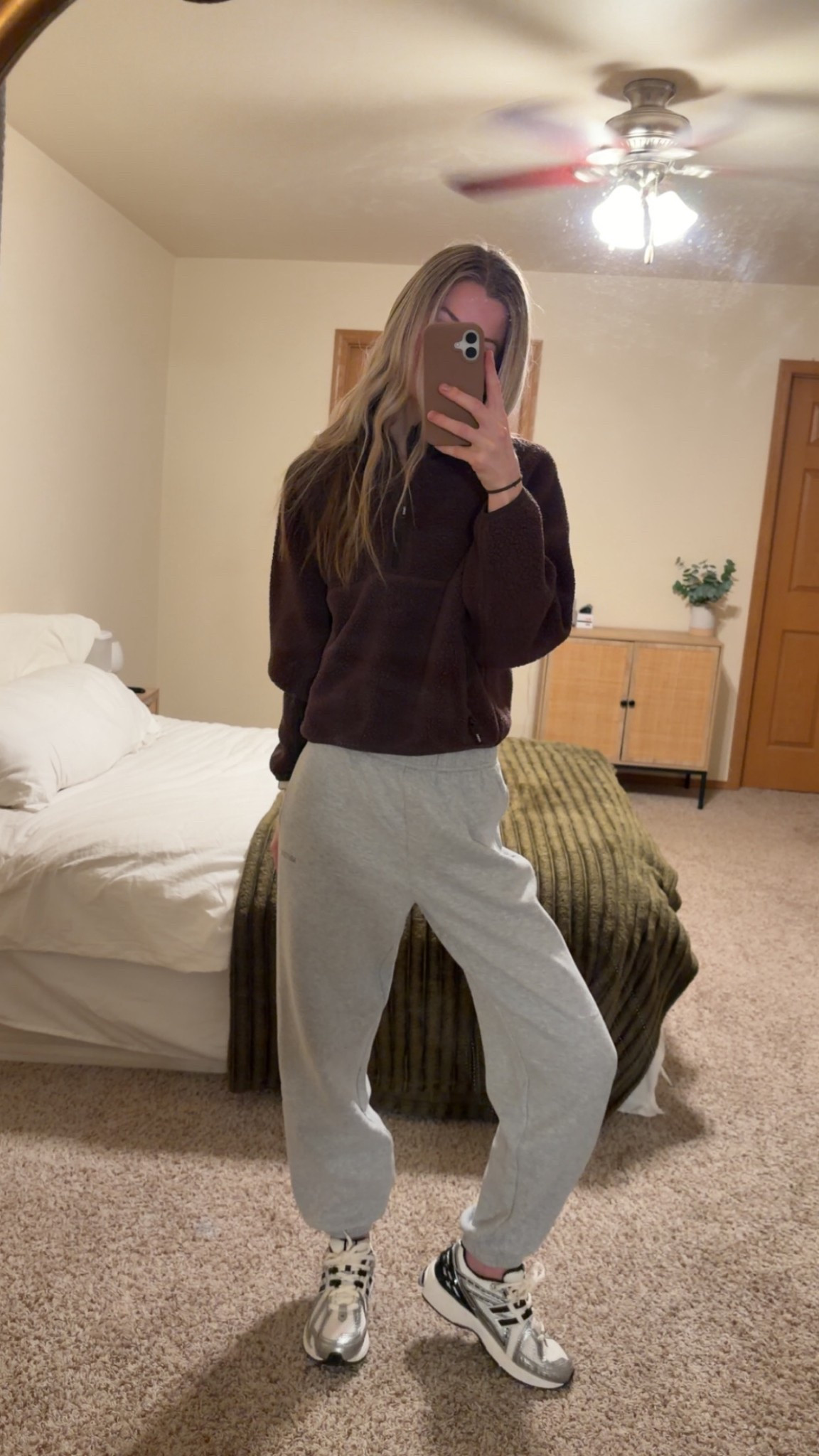 Such a good fit check moment 🤭🫧🩶 

#LTKgrwm #LTKootd #LTKdayinmylife