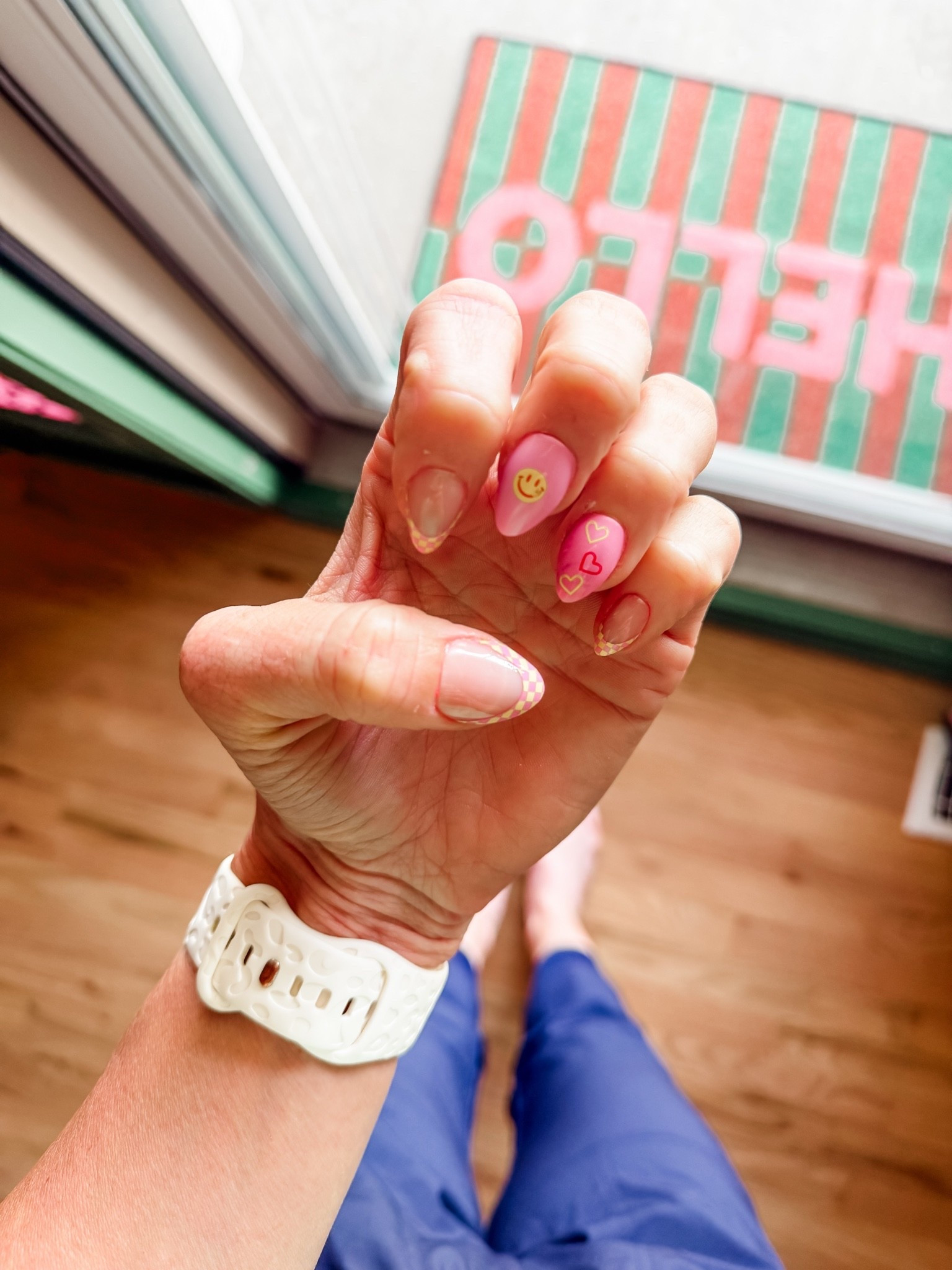 @walmart fake nails press on nostalgic vibes #walmartbeauty

#LTKmomlife #LTKBeauty