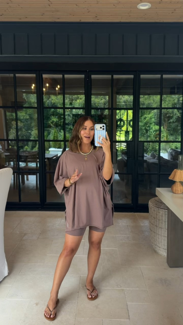 Recent FP Movement order || wearing an xs in this reversible set- color is sandstorm! So so comfortable & will definitely be living in this as someone who is expecting!

#LTKootd #LTKBump #LTKmomlife