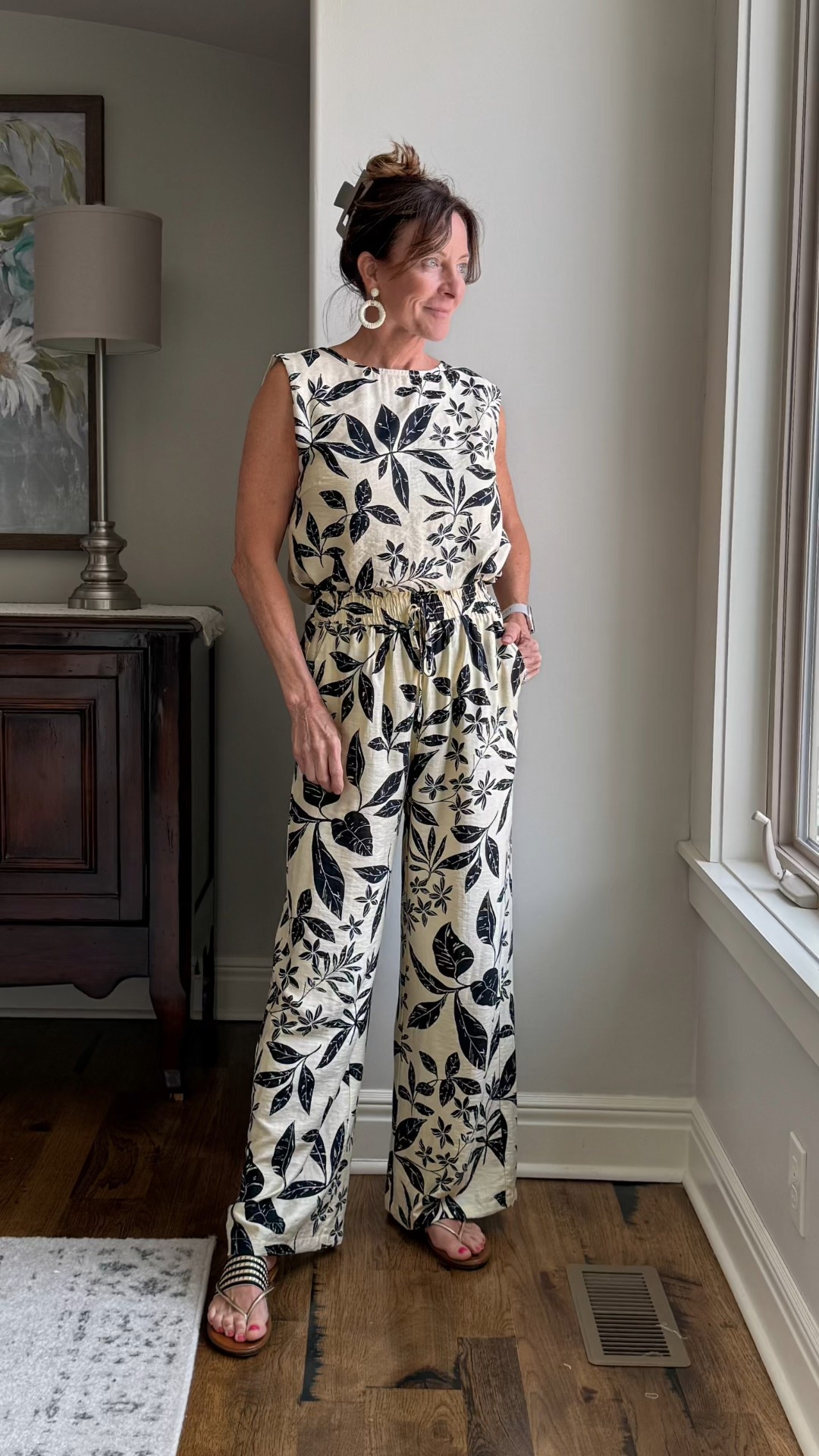 This is a go-to travel piece for me.

Comfortable enough for all-day wear, polished enough for resort dinners, and easy to pack without fuss. One of those outfits that just belongs in a vacation suitcase.

#Resortwear #Pantsuit #VacationOutfit #LoungeSet #BeachOutfit ￼