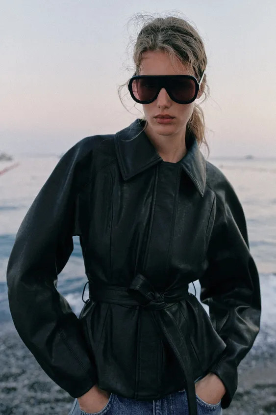 Jacket with a lapel collar and long sleeves. Featuring a zip-up front with a concealed snap-butto... | Zara UK