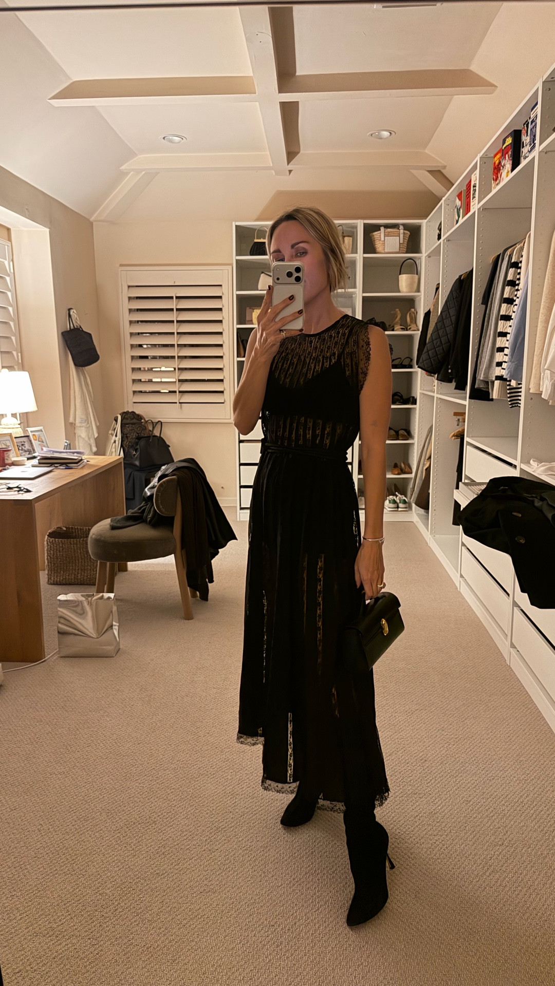 Gallery hopping on the first Friday of November 

#LTKSeasonal #LTKHoliday #LTKOver40