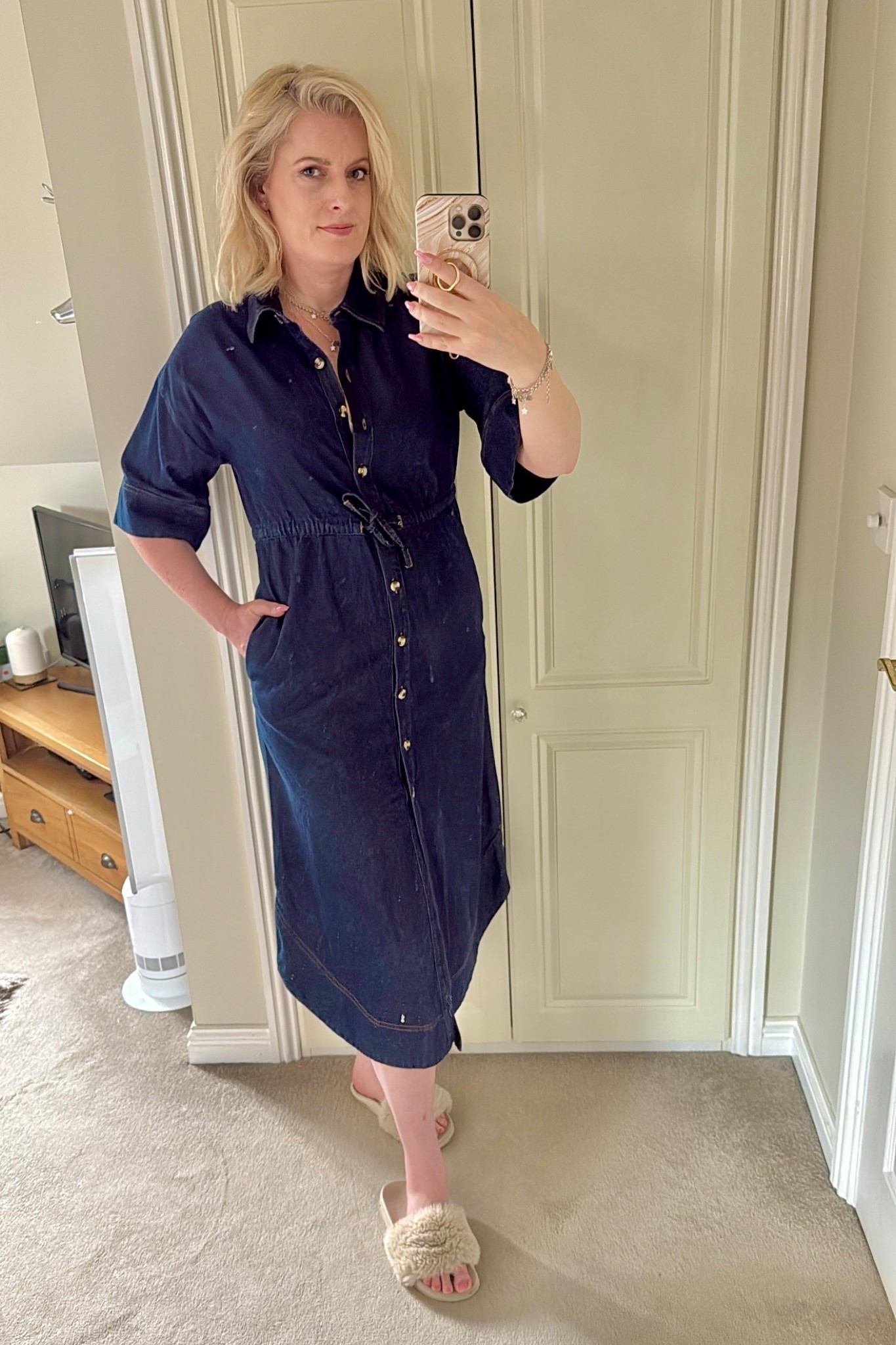 Hi everyone! The weather is warming up & dress season is upon us. I love denim & I found this M&S midi dress & had to have it. It’s perfect for spring but I also think it’ll be great through to autumn. I sized down as I like it more fitted. Also available in tall. 

U.K. fashion, over 40, midsize, Marks & Spencer, high street. 



#LTKdresses #LTKuk #LTKspring