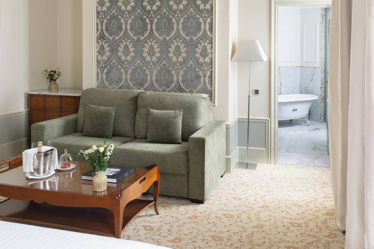 Hotel El Palace Barcelona | Expedia (US)