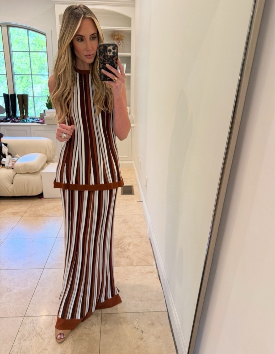 This set is stunning! Perfect for a dinner party or date night!

Height: 5’6”
Weight: 115lbs
Top: size small
Skirt: size small

Fall fashion, fall outfit, women’s fashion, trendy fashion, everyday look