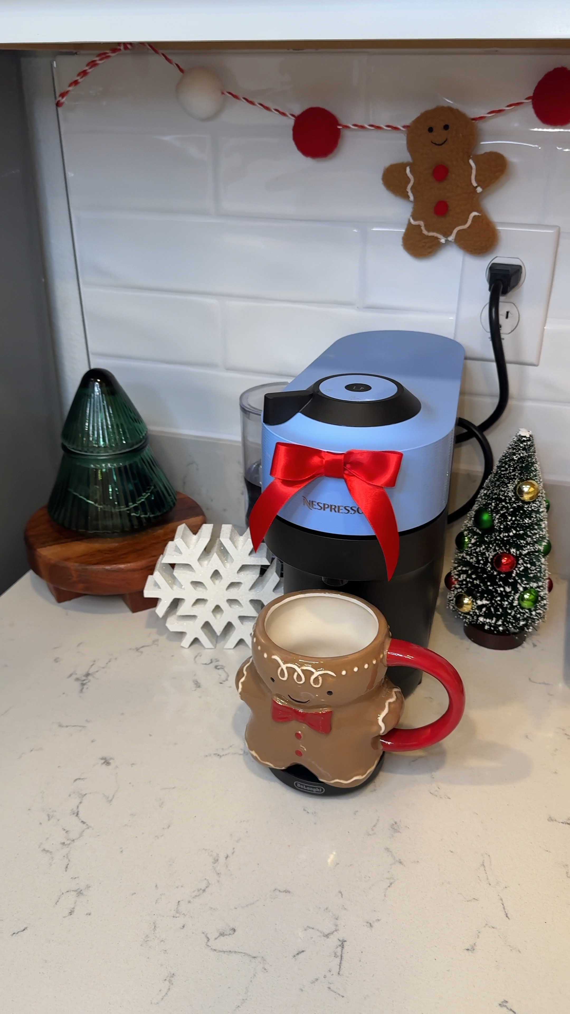 Coffee bar Christmas decor❄️

#LTKHome #LTKHoliday #LTKCyberWeek