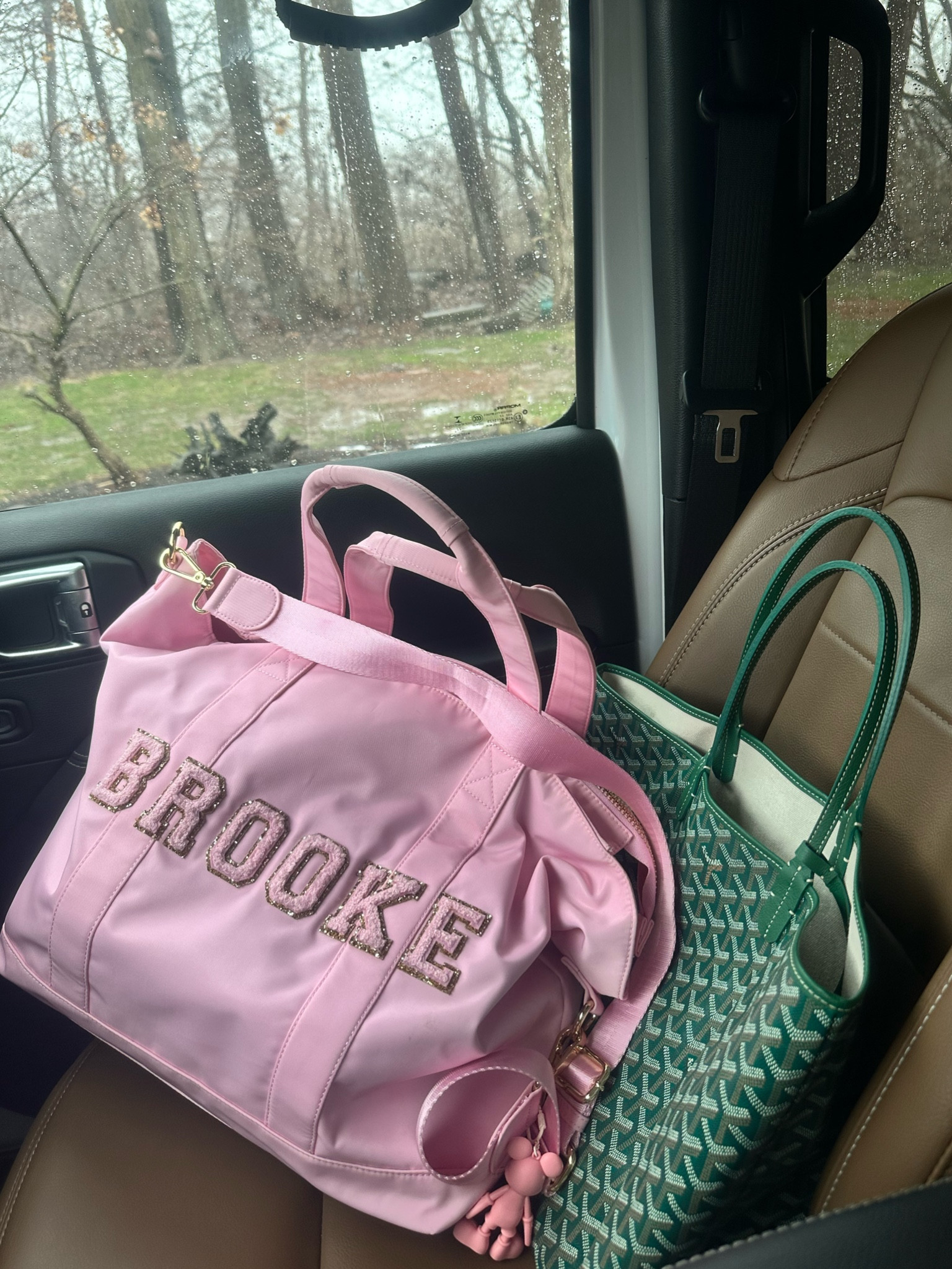 my favorite tote ever 🎀 patches + bag in shade flamingo 

#LTKGiftGuide #LTKMostLoved #LTKtravel