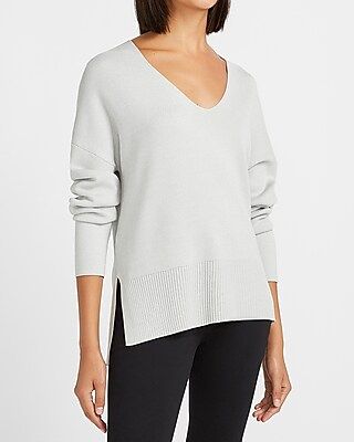 Lightweight Tunic V-Neck Sweater | Express