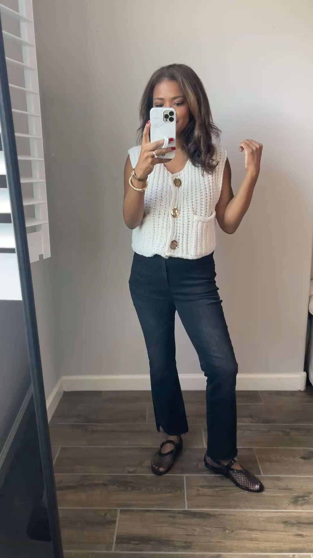 Today’s super easy OOTD! Top is in a small. Jeans are from Zara but linked similar 

#ltkseasonal #ltkfindsunder100 #ltkfindsunder50

