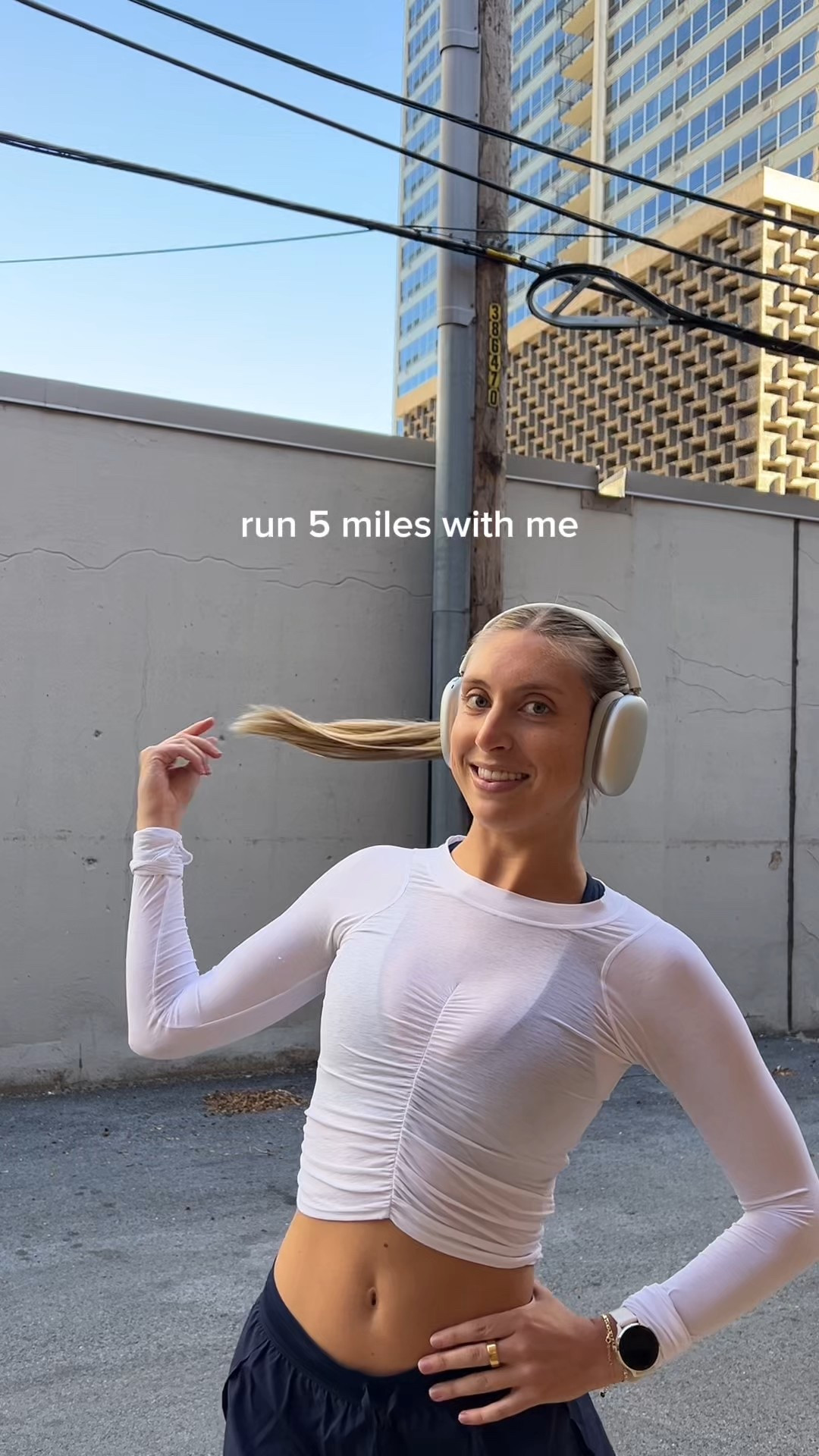 A classic transition into fall running fit! The weather in chi has been so back and fourth but my advice is to always dress as if it’s 10° warmer than it really is outside if you’re running! You’ll get hot and that’s the temp you’ll feel! Linking these items from fp movement, LSKD, and under armour 🤍🏃🏼‍♀️

#LTKFindsUnder100 #LTKActive #LTKSeasonal