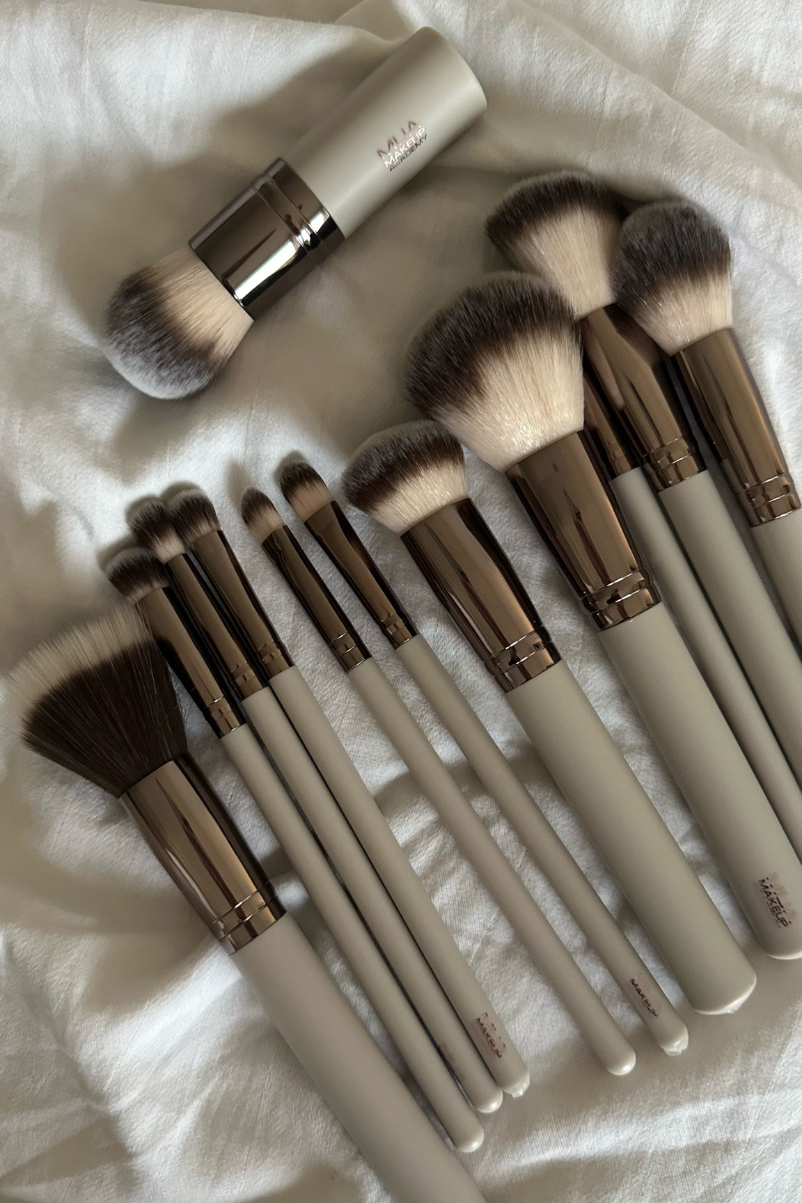 aesthetically pleasing brushes vegan friendly 

#LTKmakeup #LTKgiftguide #LTKbeauty