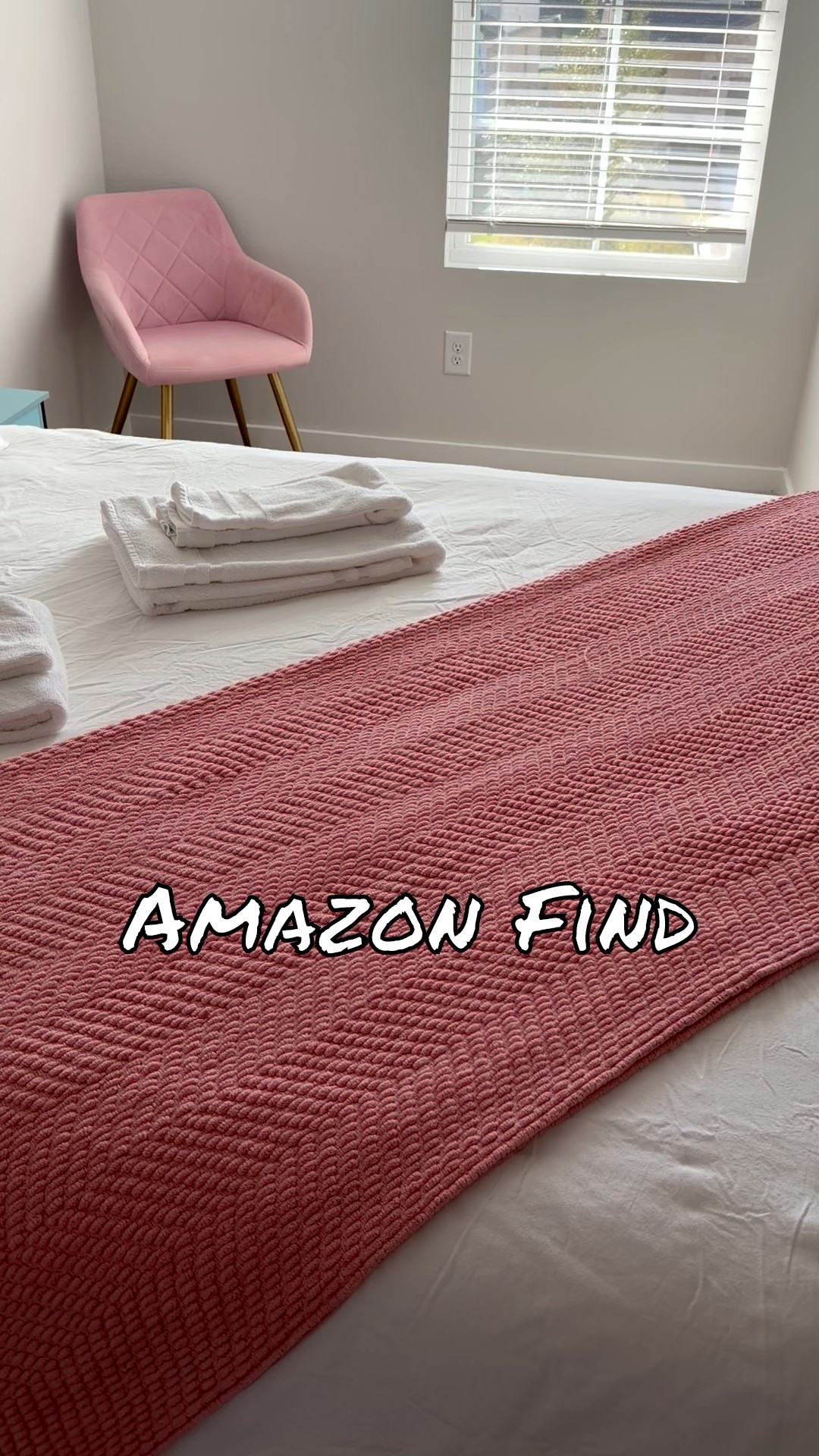 If you love cozy, layered spaces… this one’s for you 🤍
Soft knit, beautiful texture, and lightweight enough to use year-round. It’s my go-to throw for the couch lately ✨

#ltkmom #ltkcozy #homefavorites #cozyathome #familyroomdecor #homedetails #couchdecor #throwblankets #pinkhome 

#LTKFindsUnder50 #LTKHome #LTKSaleAlert