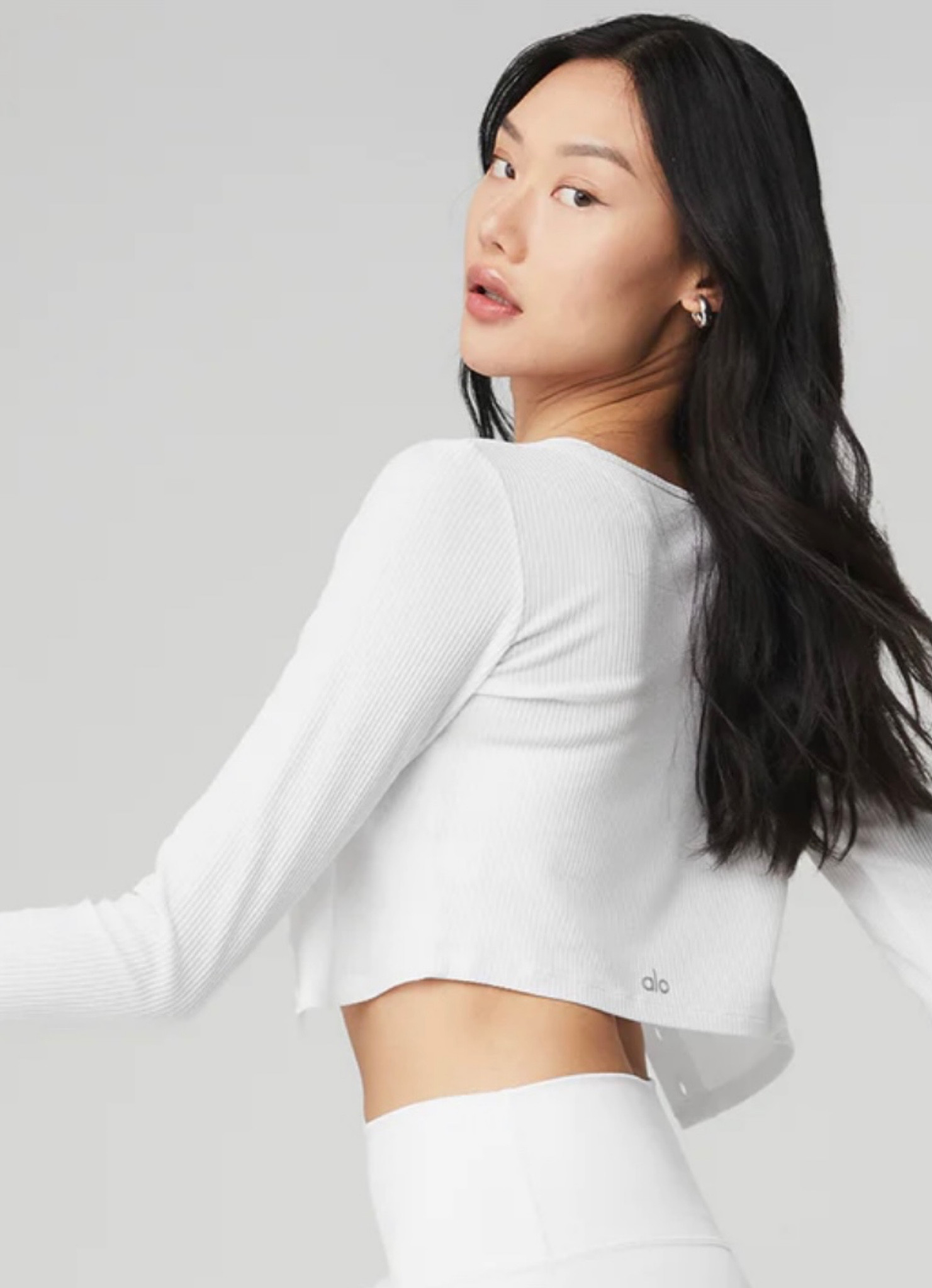 Trendy and perfect for the fall and winter this cute Ribbed cropped whisper cardigan by #aloyoga #alosale #alosales 

#LTKfit #LTKHoliday #LTKSeasonal