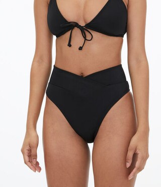 Crossover Ultra High-Waisted Cheeky Bottom | Aeropostale