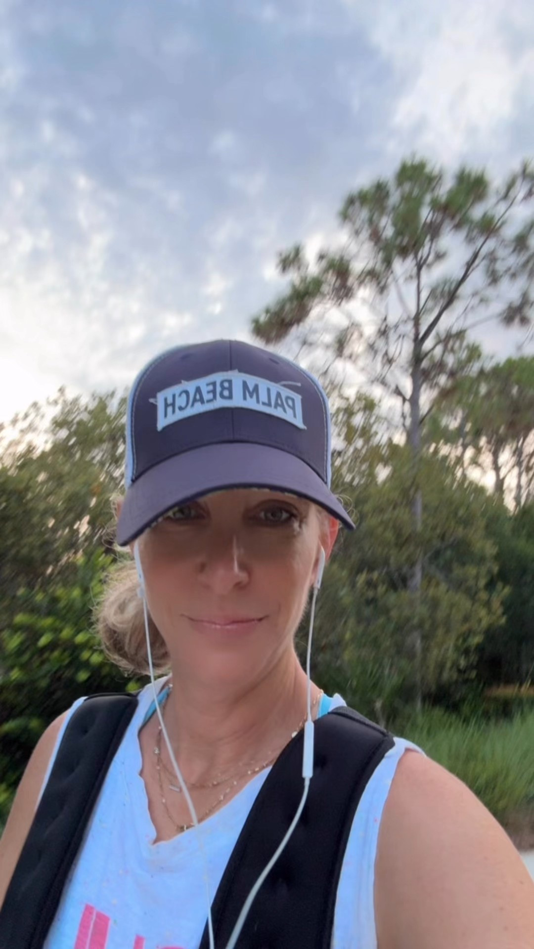 Weighted vest benefits
Increased bone density 
Core strength 
Heart health 
More calories burned 
I’m all about stacking habits and efficiency in every move that I make   

#LTKFindsUnder50 #LTKOver40 #LTKActive