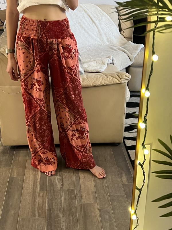 Kimchi Blue Caroline Smocked Wide Leg Linen-Blend Pant | Urban Outfitters (US and RoW)