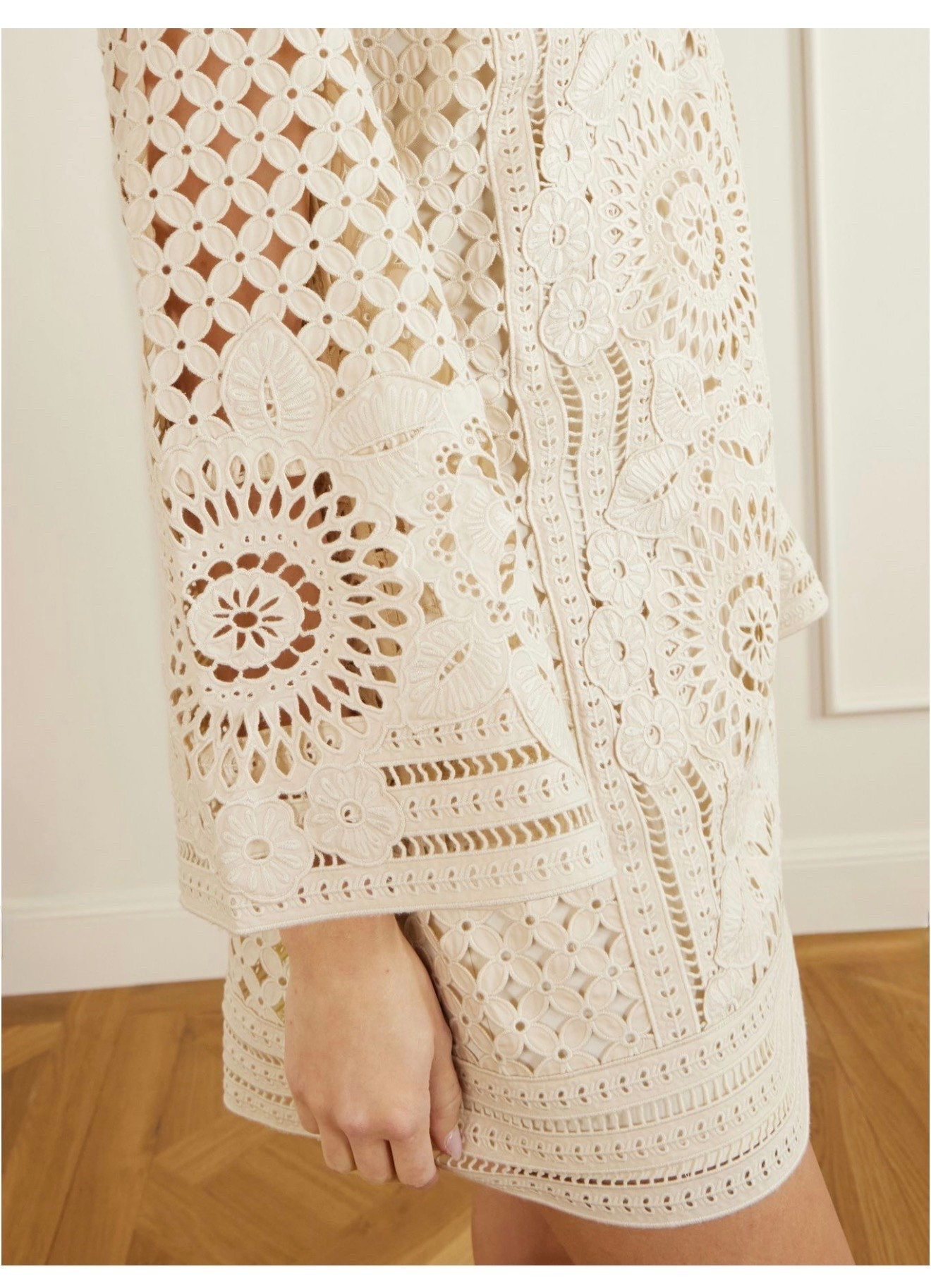 ZIMMERMANN
Indra broderie anglaise cotton mini dress

Zimmermann’s ‘Indra’ mini dress is crafted from lightweight cotton and cut in a relaxed, easy silhouette.

#LTKSeasonal #LTKTravel #LTKootd
