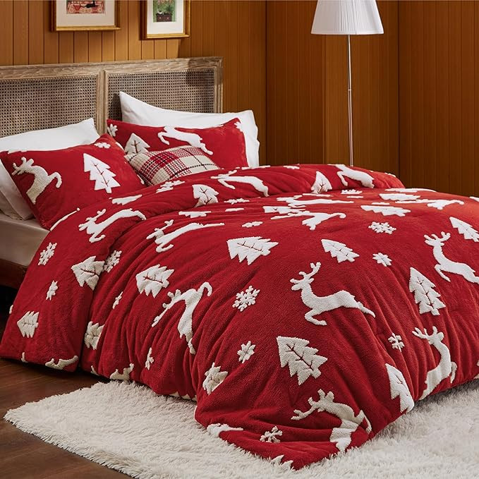 Bedsure Fluffy Christmas Comforter Set Queen - Red Bedding with Running Reindeer, Warm Flannel Fl... | Amazon (US)