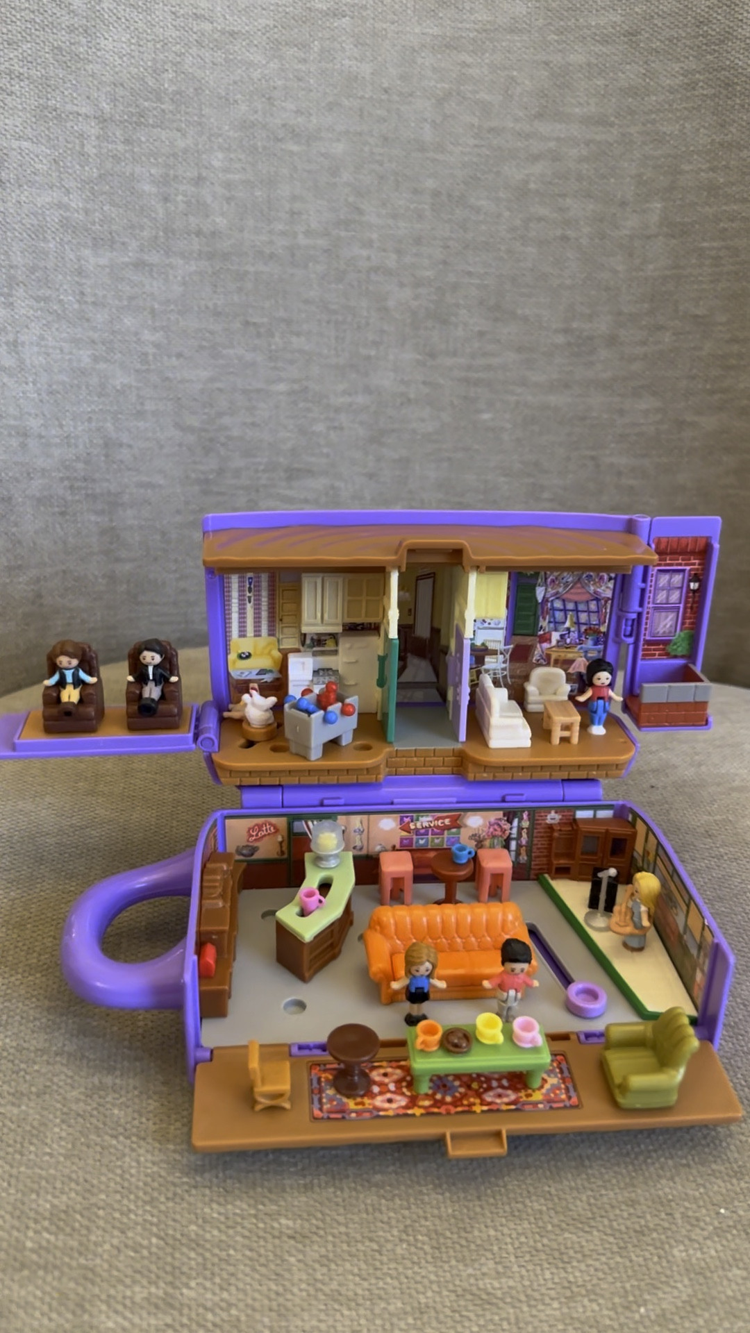 Fiends and Polly pocket teamed up to make my 90s dreams come true ❤️ #90s #friendstvshow #friends